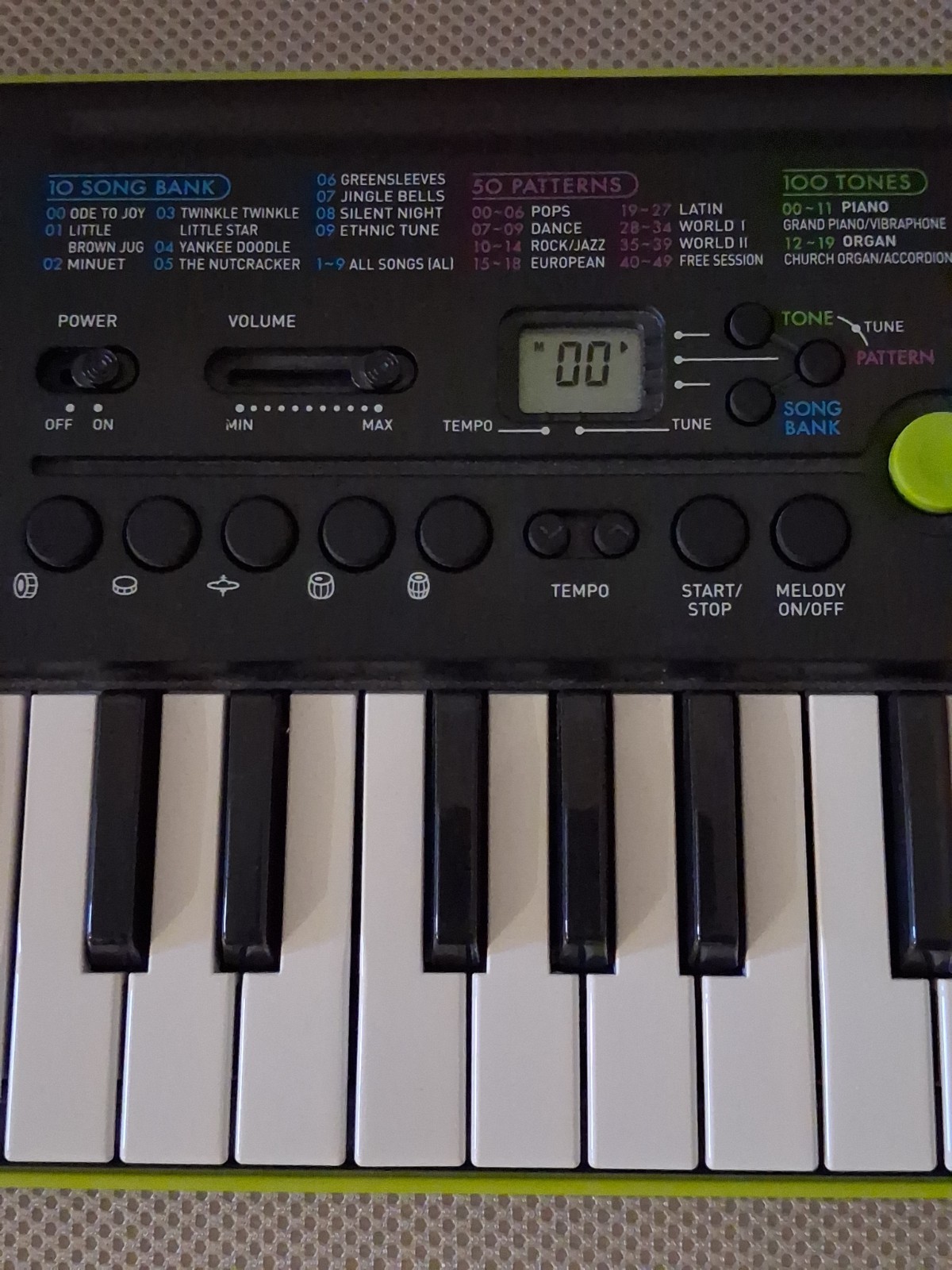 Casio SA-46 Portable 32-Key Electronic Keyboard,50 Patterns,100 Tones, Tested C