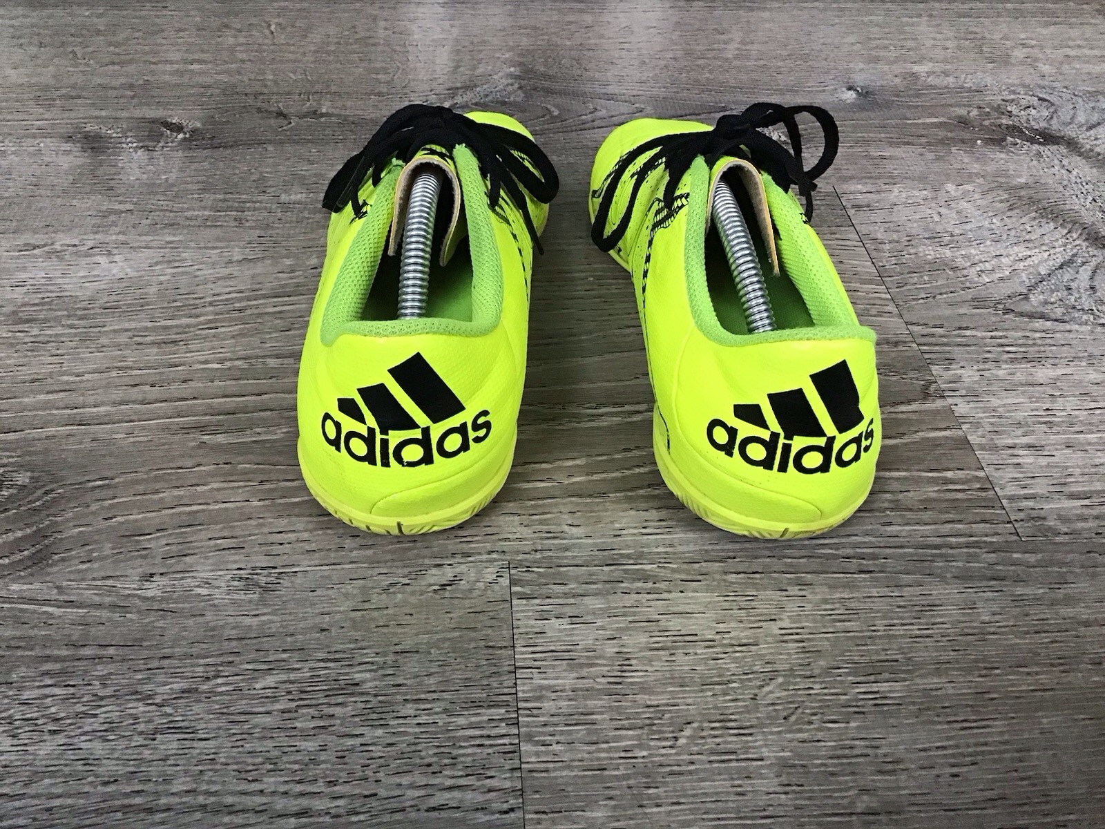 ADIDAS Mens Size 6 X 15.4 IN B32938 Yellow Black Indoor Soccer Shoes Cleats