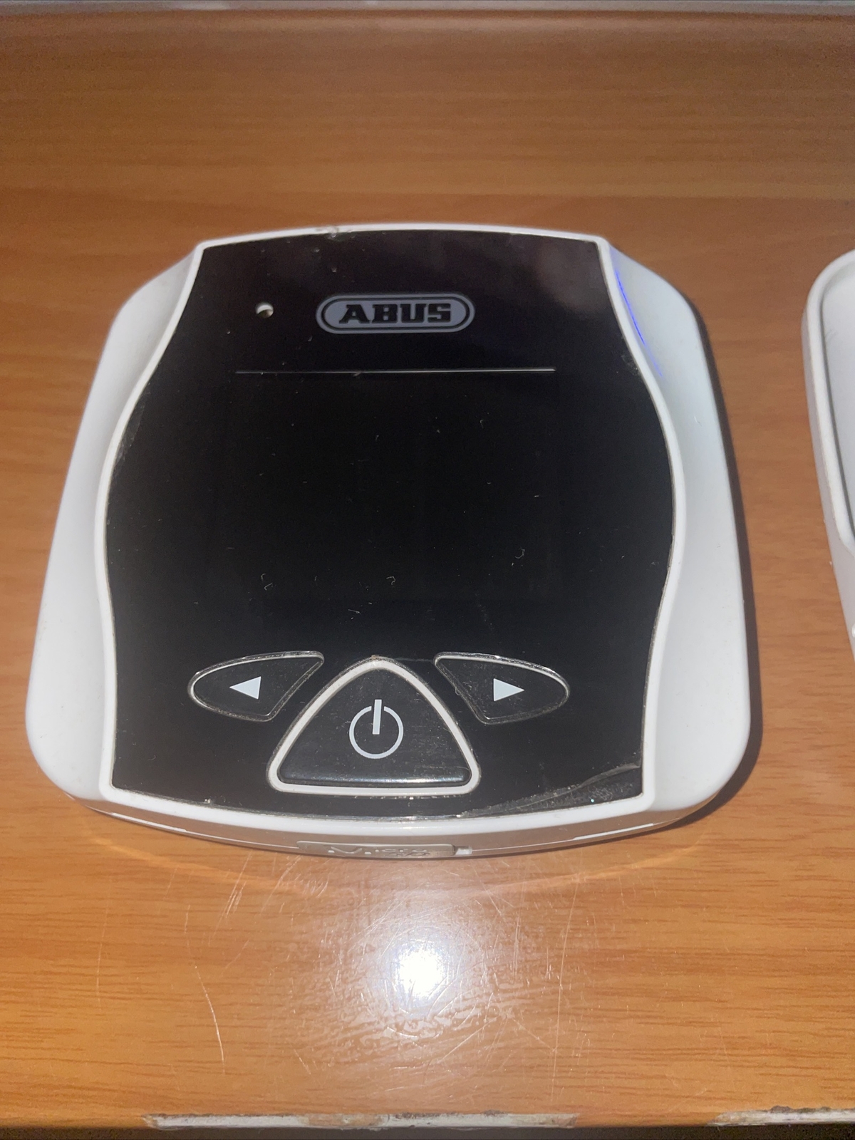 Abus Hd Digital Door Viewer, 105X25X105 Mm, Uses 2 Aa Batteries