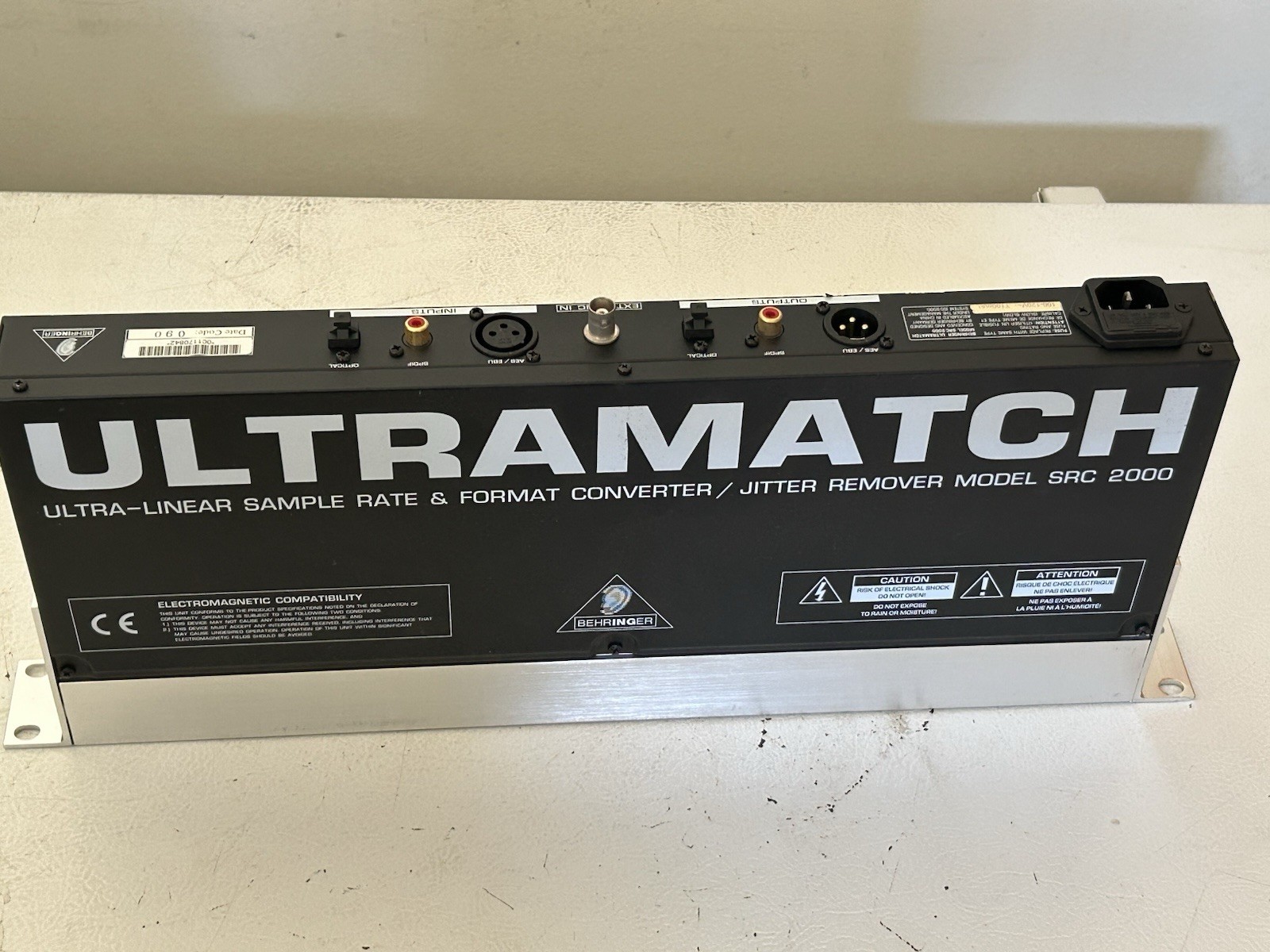 Behringer Ultramatch SRC-2000 Sample Rate Converter