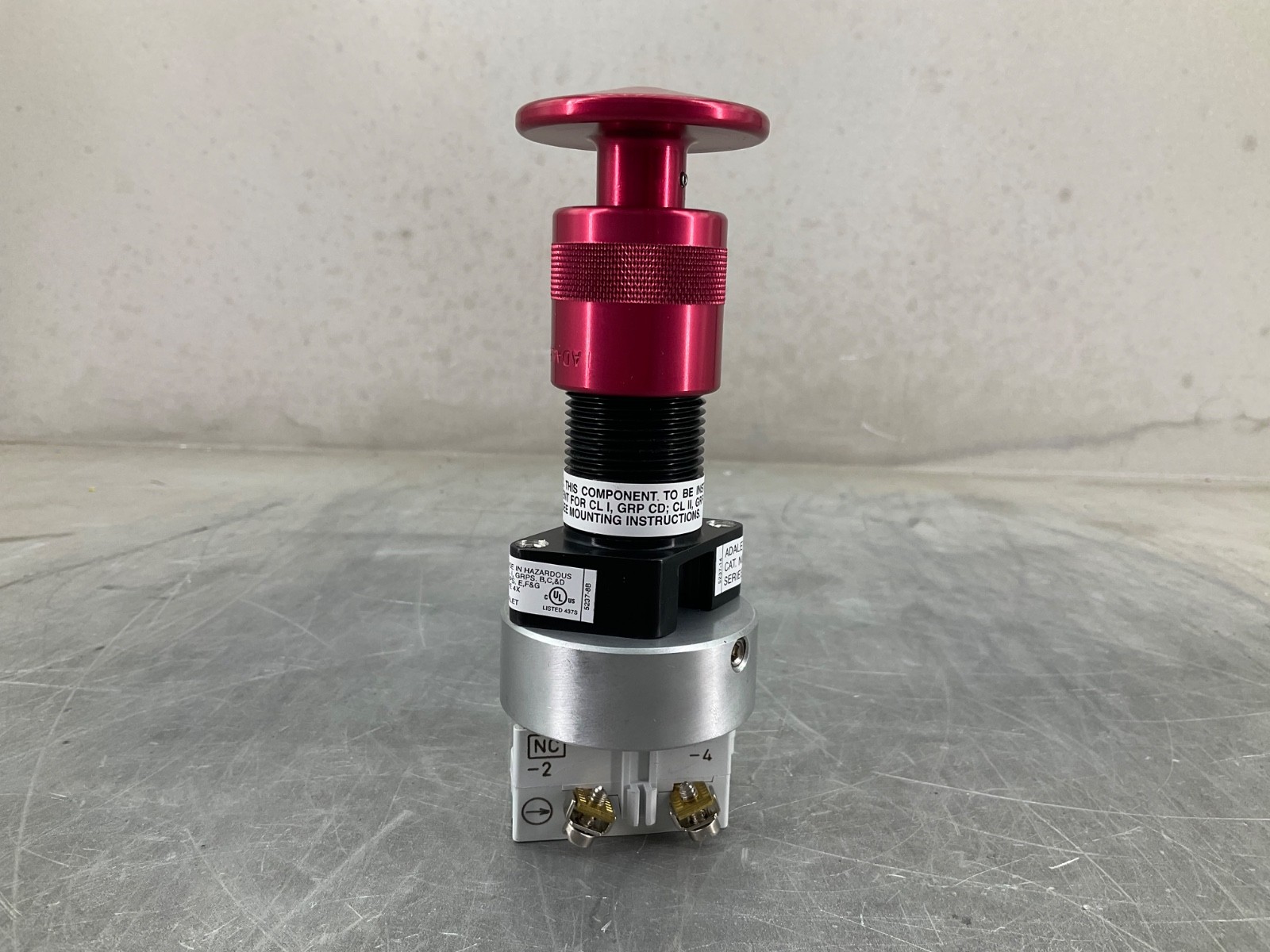 ADALET XHPPMS EXPL PROOF DEVICE PUSHBUTTON MAINTAINED PANEL MNT SHORT BARREL RED