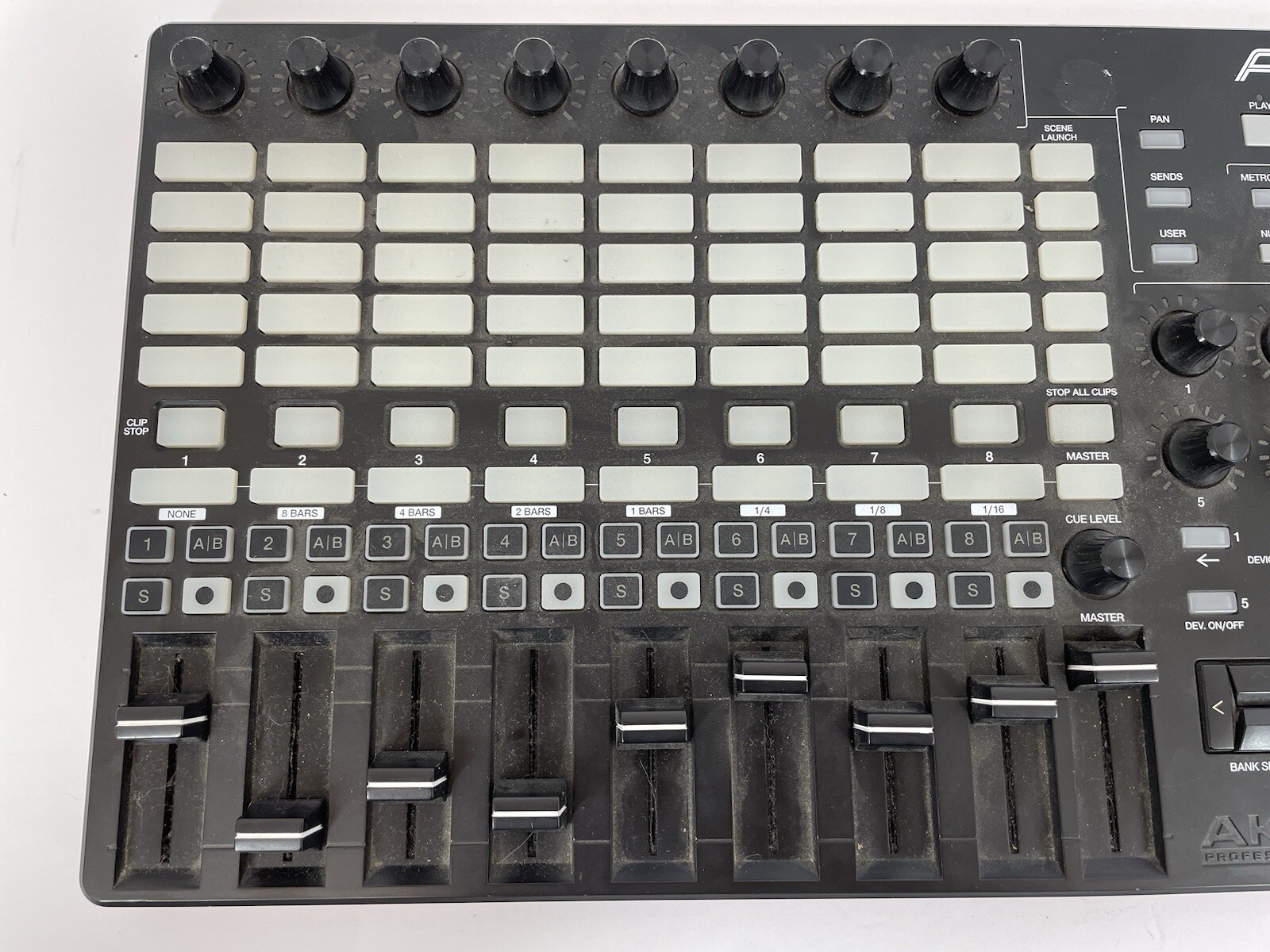 Akai APC40 MKII USB MIDI Controller With Cord. Missing 1 Knob Powers On Works