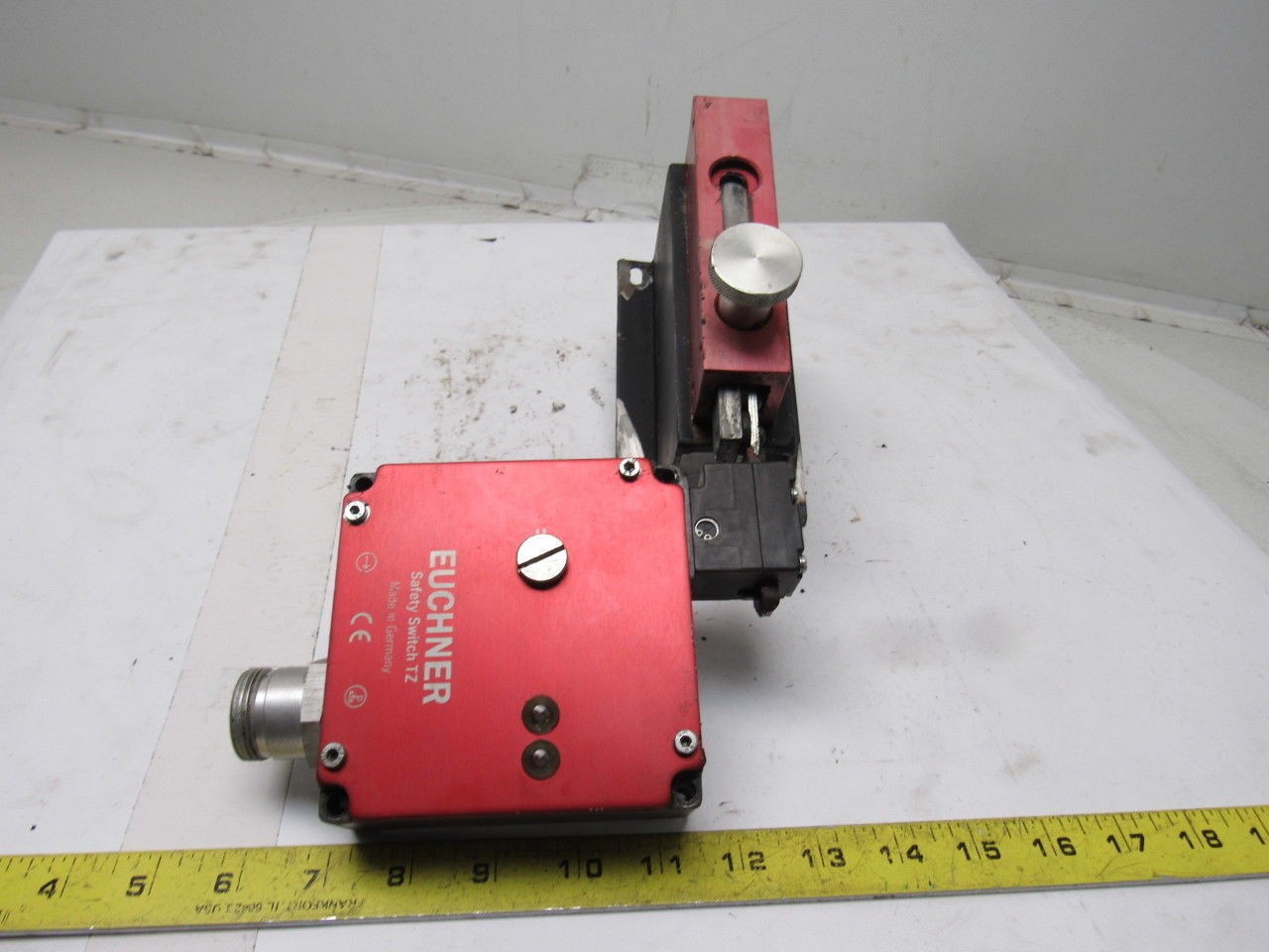 Euchner TZ1LE024BHAVFG Mechanical Release Safety Switch W/Actuator