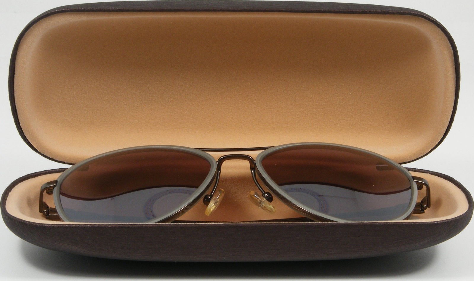 Nice Hard Clam Shell Eyeglasses Case Brown Protective Glasses w/ Cleaning Cloth