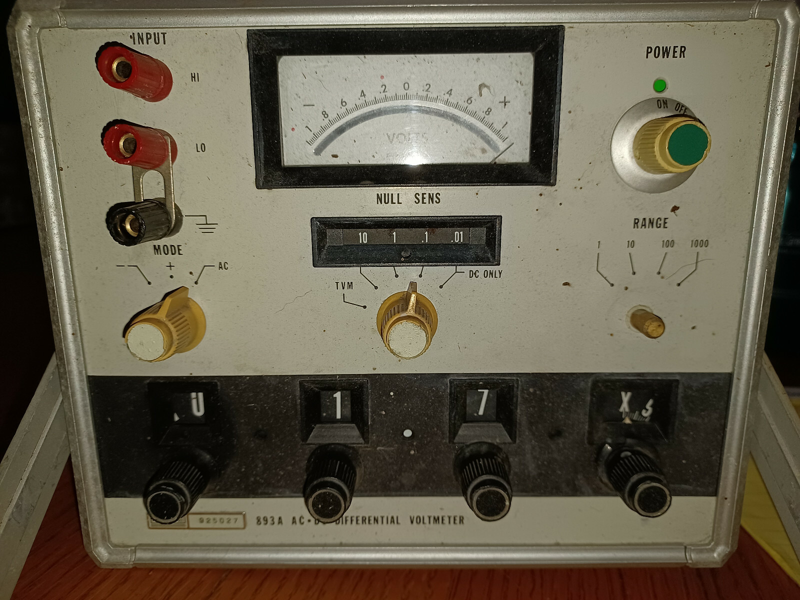 FLUKE 893A AC/DC DIFFERENTIAL VOLTMETER