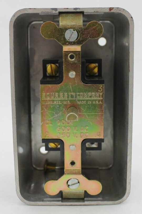 Square D Class 9001 Type C47 Enclosed Selector Switch