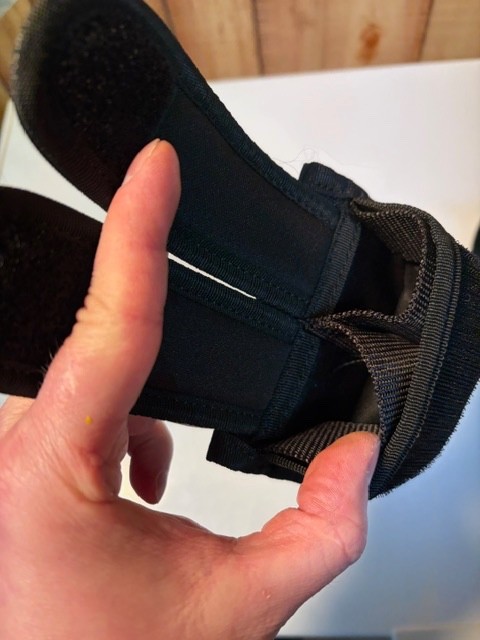 Hks Speedloader leather pouch, Two Hks speed loaders, A Zoom 357 snap caps