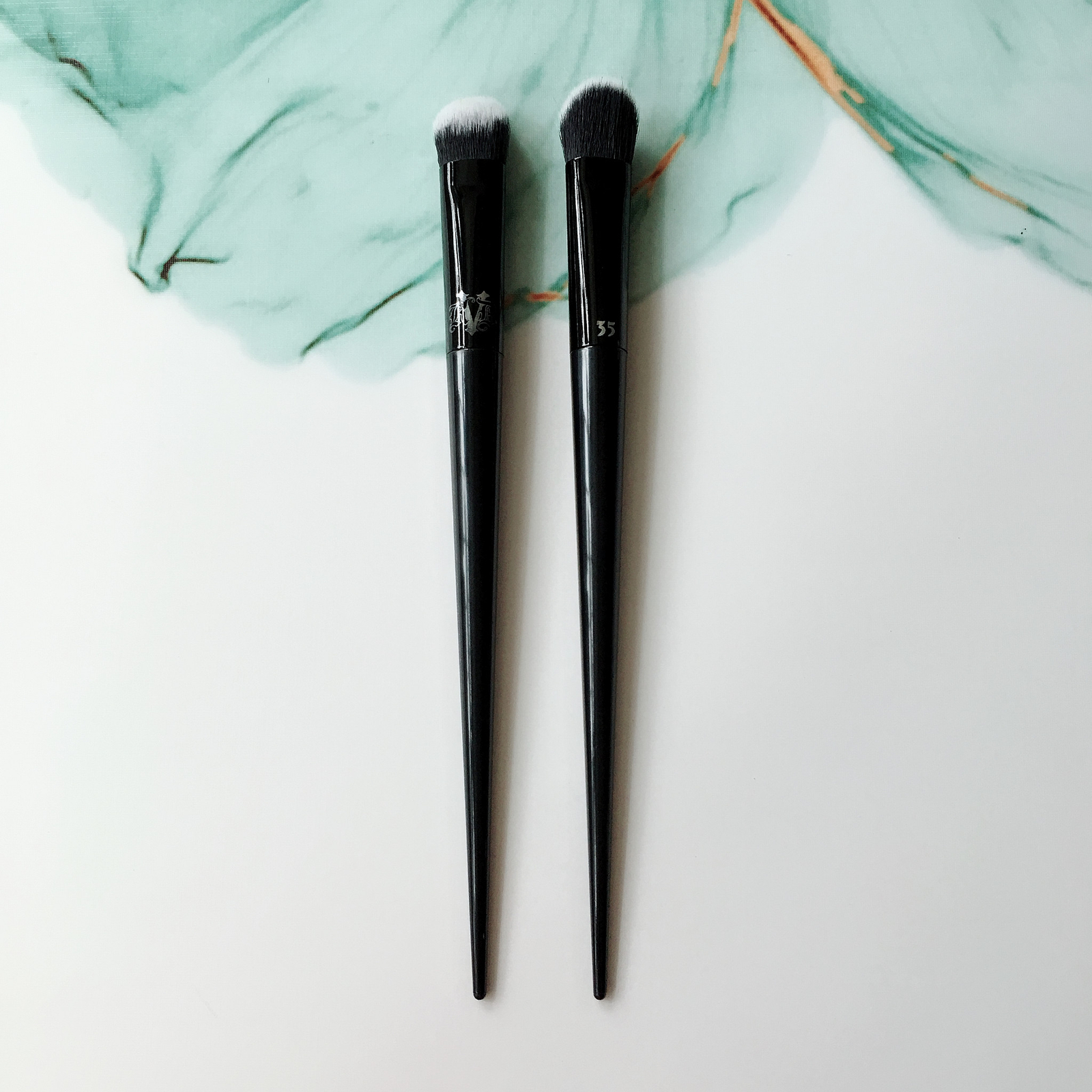 KAT VON D Lock-It Edge Concealer Brus Brush #35 Recommends~Premium Factory Made
