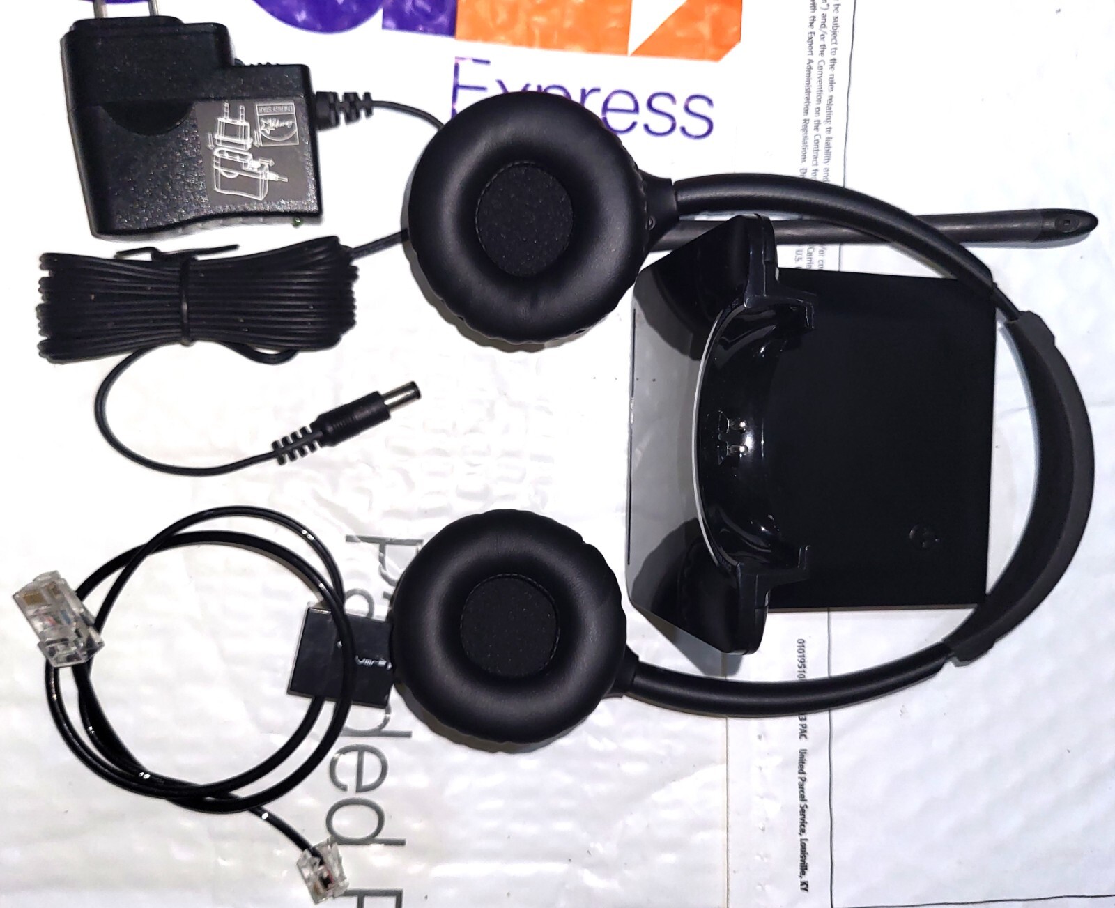 Plantronics CS520 Noise-Canceling Professional Wireless Headset System