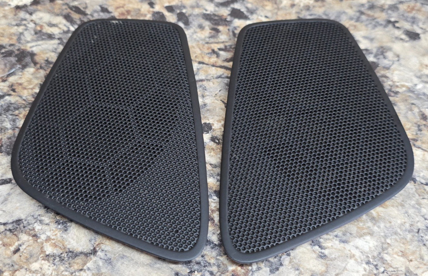 2016 Vauxhall Astra J GTC - Dash Tweeter Vent Covers - Pair - 13262609  13281642