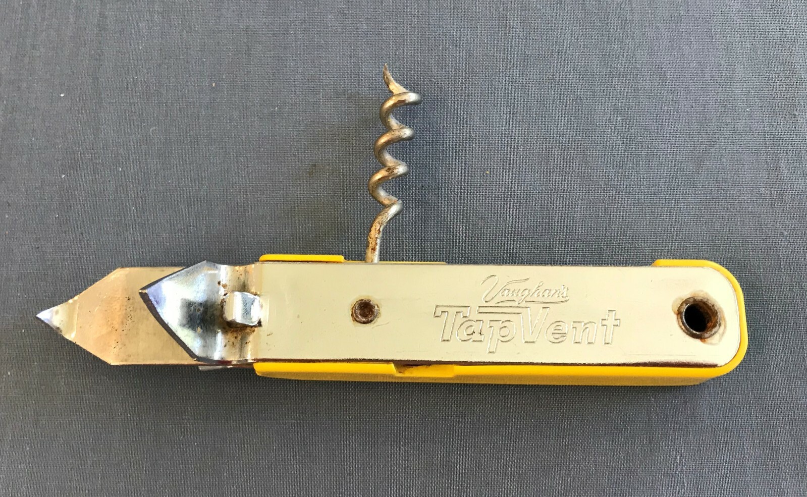 VINTAGE RARE VAUGHAN’S TAP VENT CAN OPENER, CORKSCREW & CAN PIERCERS YELLOW USA