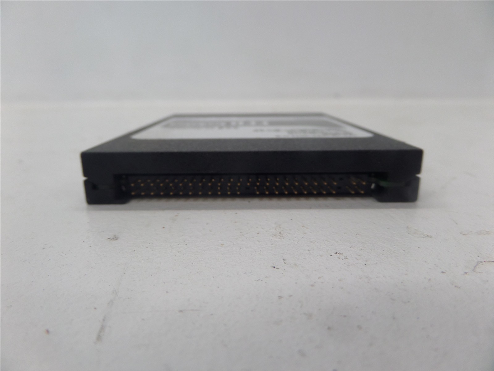 M-Systems FFD IDE Plus Flash Disk 2048M FFD-25-IDEP-2408-N-B