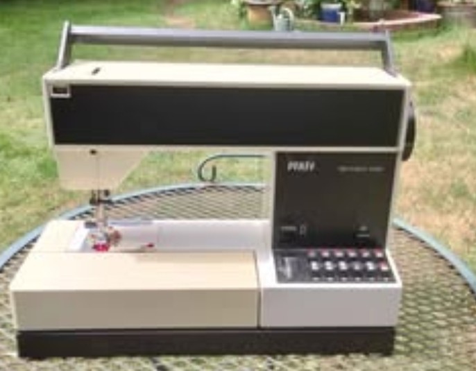 Pfaff Tipmatic 1027 Sewing Machine