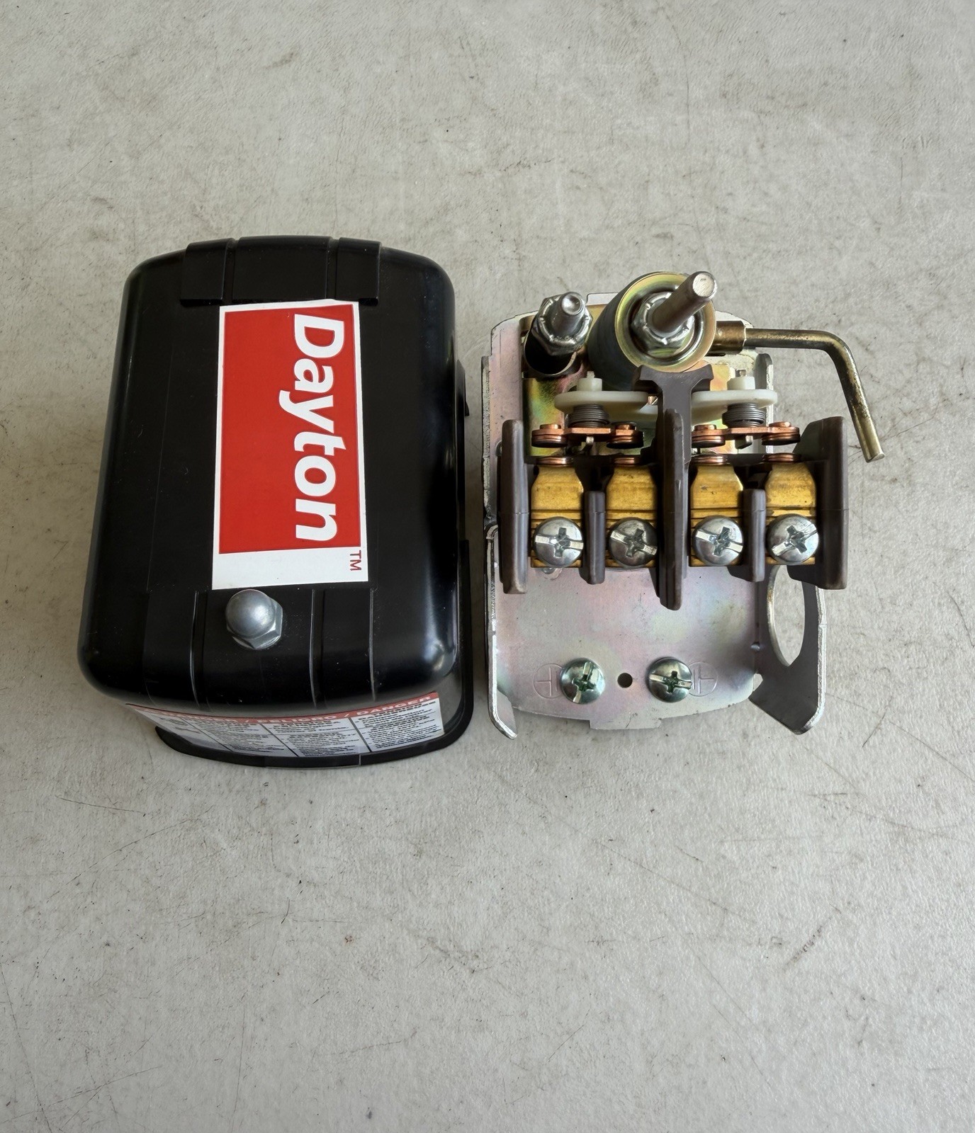 Dayton Pressure Switch 2YCH6