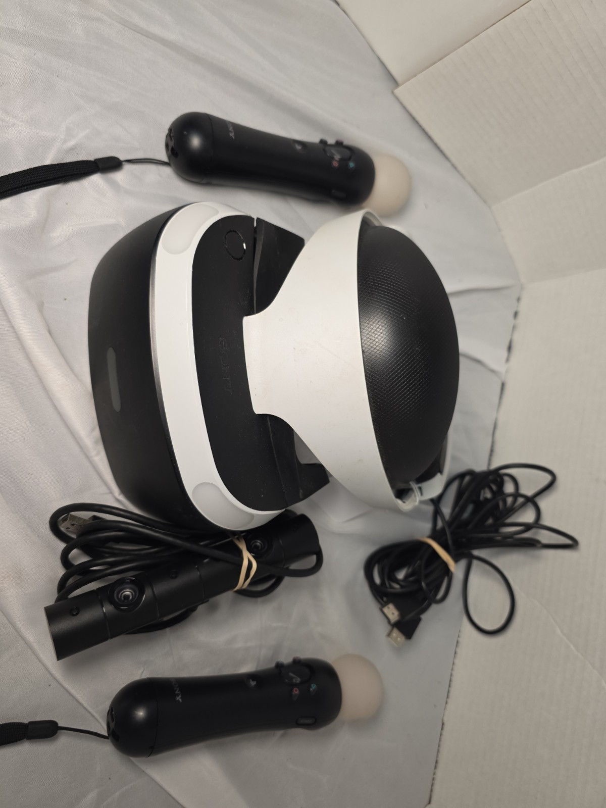 Sony PlayStation 4 VR Headset Bundle w/ Camera, 2 Move Controllers And Cords
