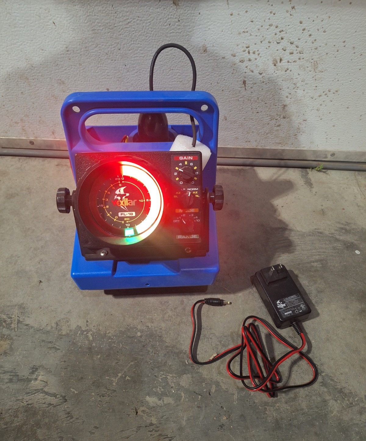Vexilar FL-18 Portable Ice Fishing Flasher Fishfinder 200ft 3in Backlight