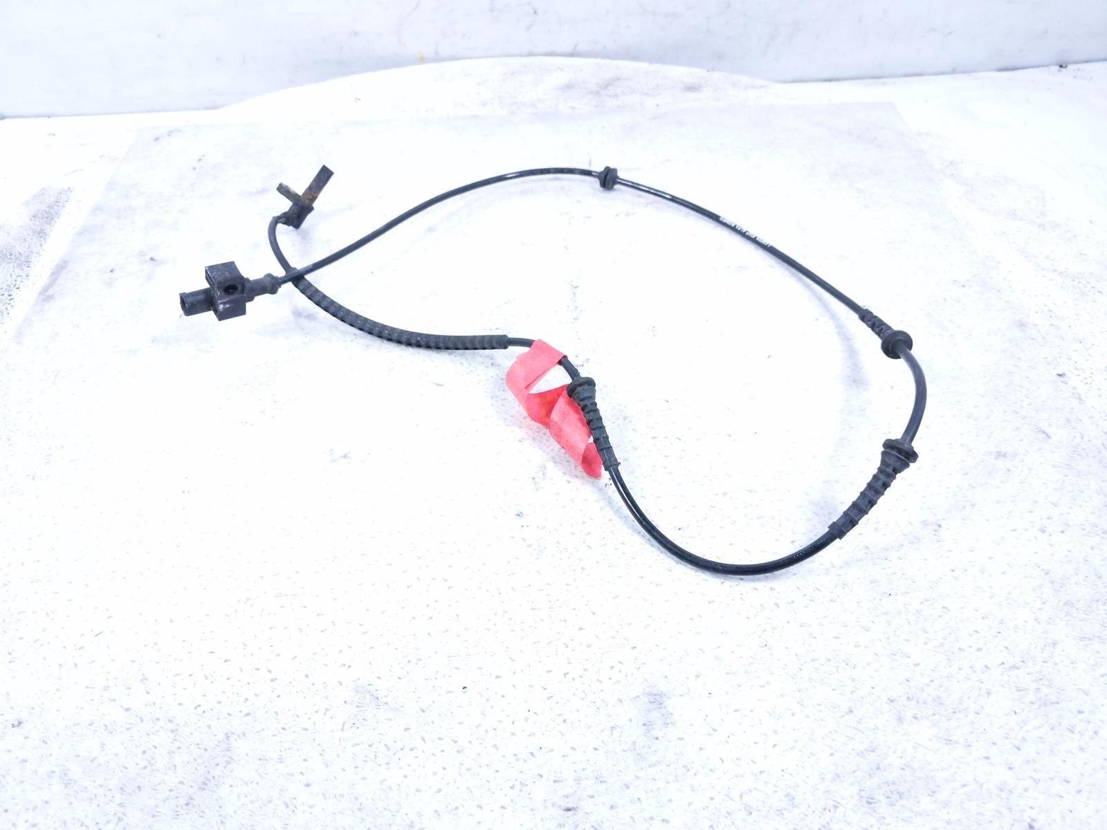 2015-2023 Jeep Renegade Rear Passenger Abs Wheel Speed Sensor 68372700A