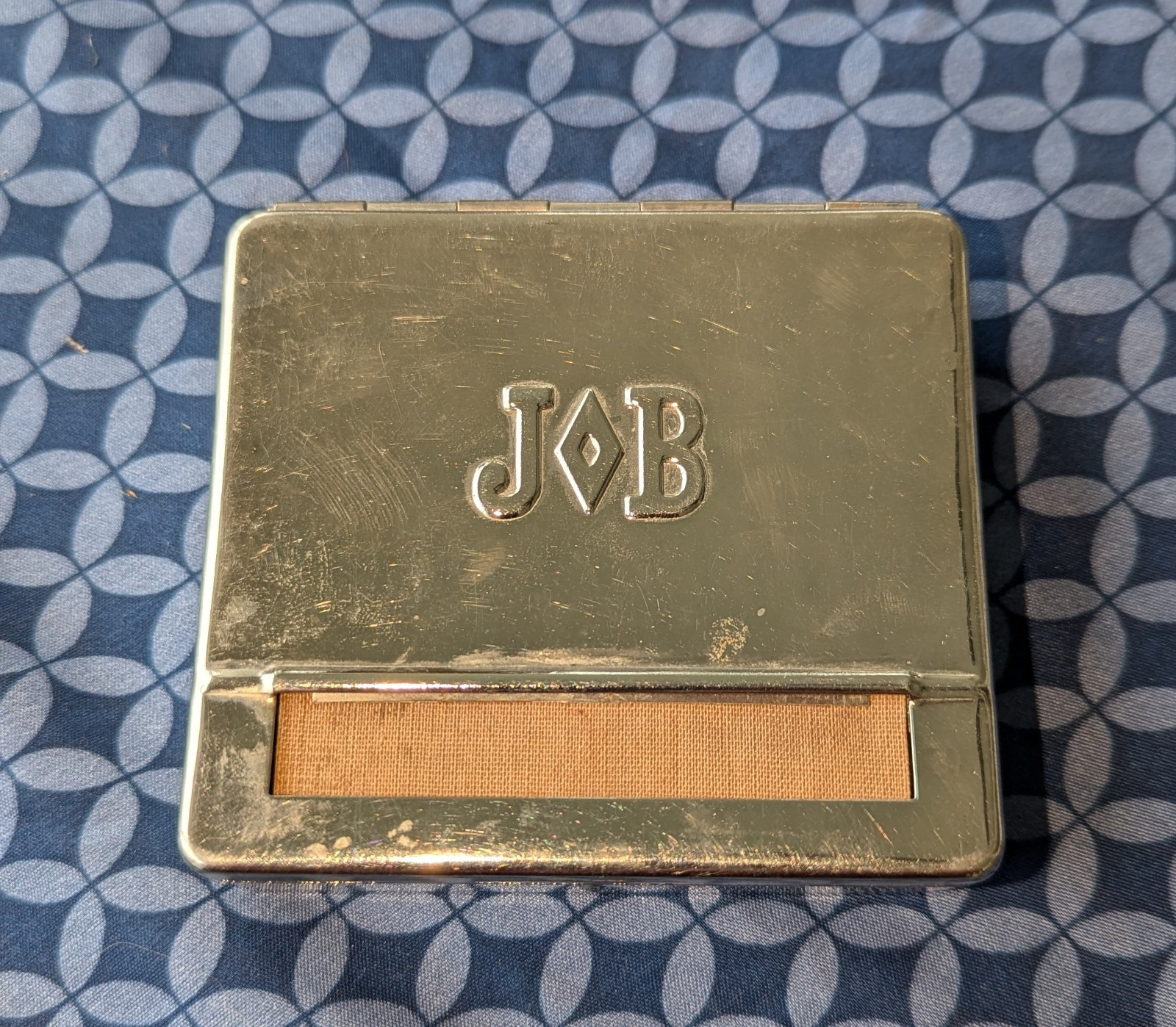J and B Cigarette Maker
