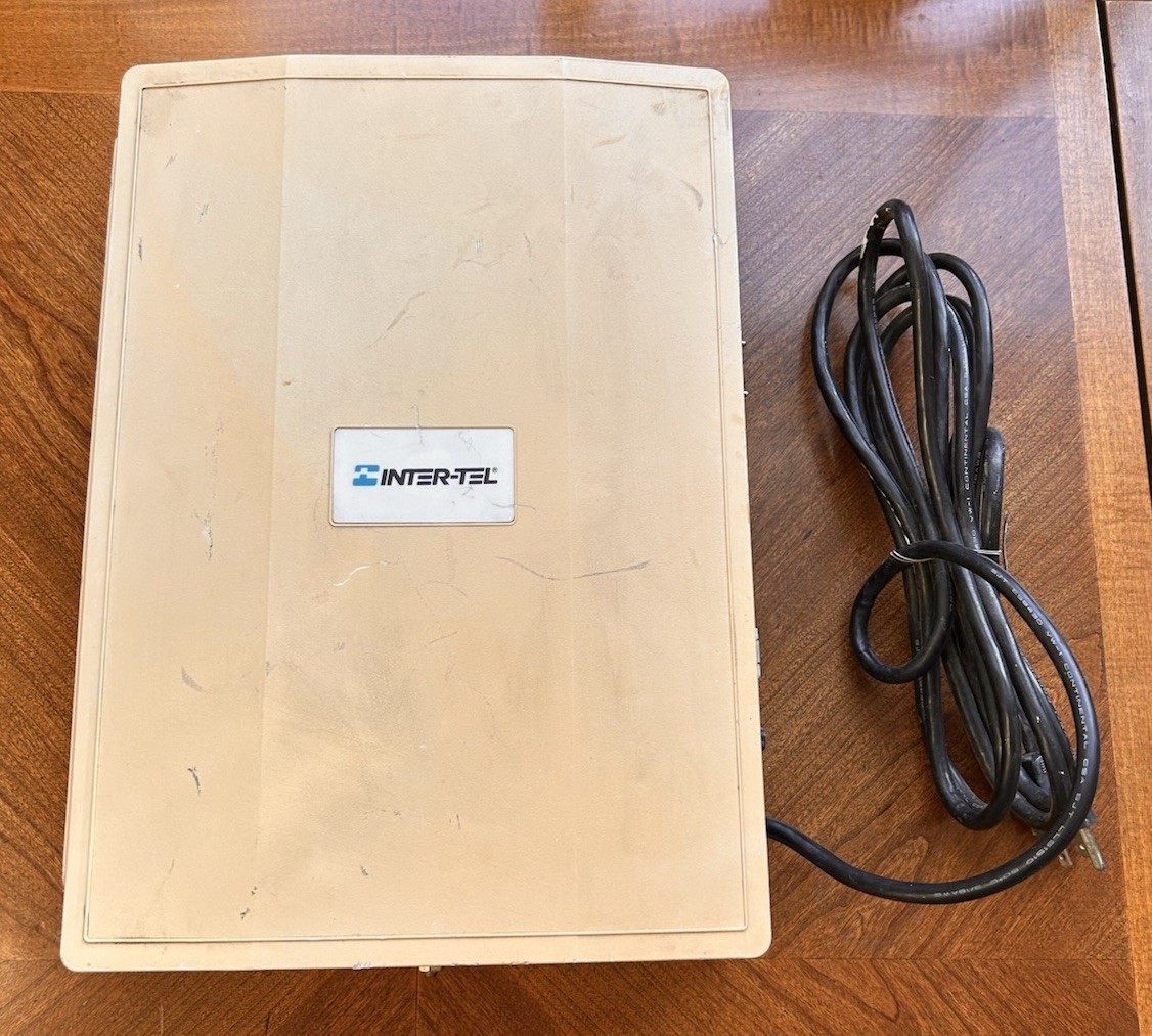 Inter-Tel GLX Phone System KSU Control Unit Cabinet PBX Powers On 115V