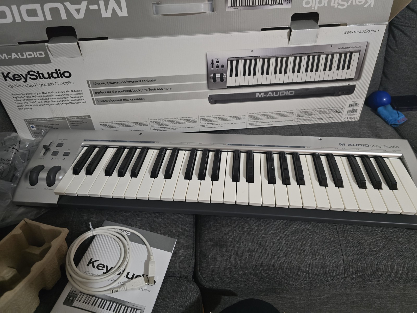 M-Audio KeyStudio MIDI Keyboard Controller China | 49-Key USB Portable