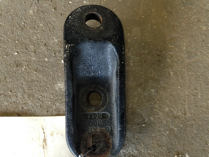 2016 Freightliner Cascadia Suspension Bracket 1013641000 (641-11122)