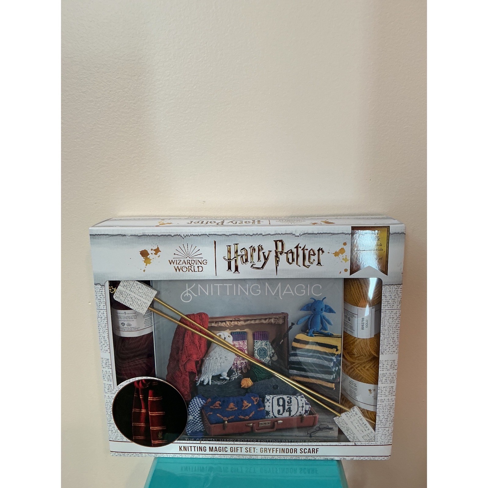 New Harry Potter Knitting Magic Gift Set Gryffindor Scarf Kit
