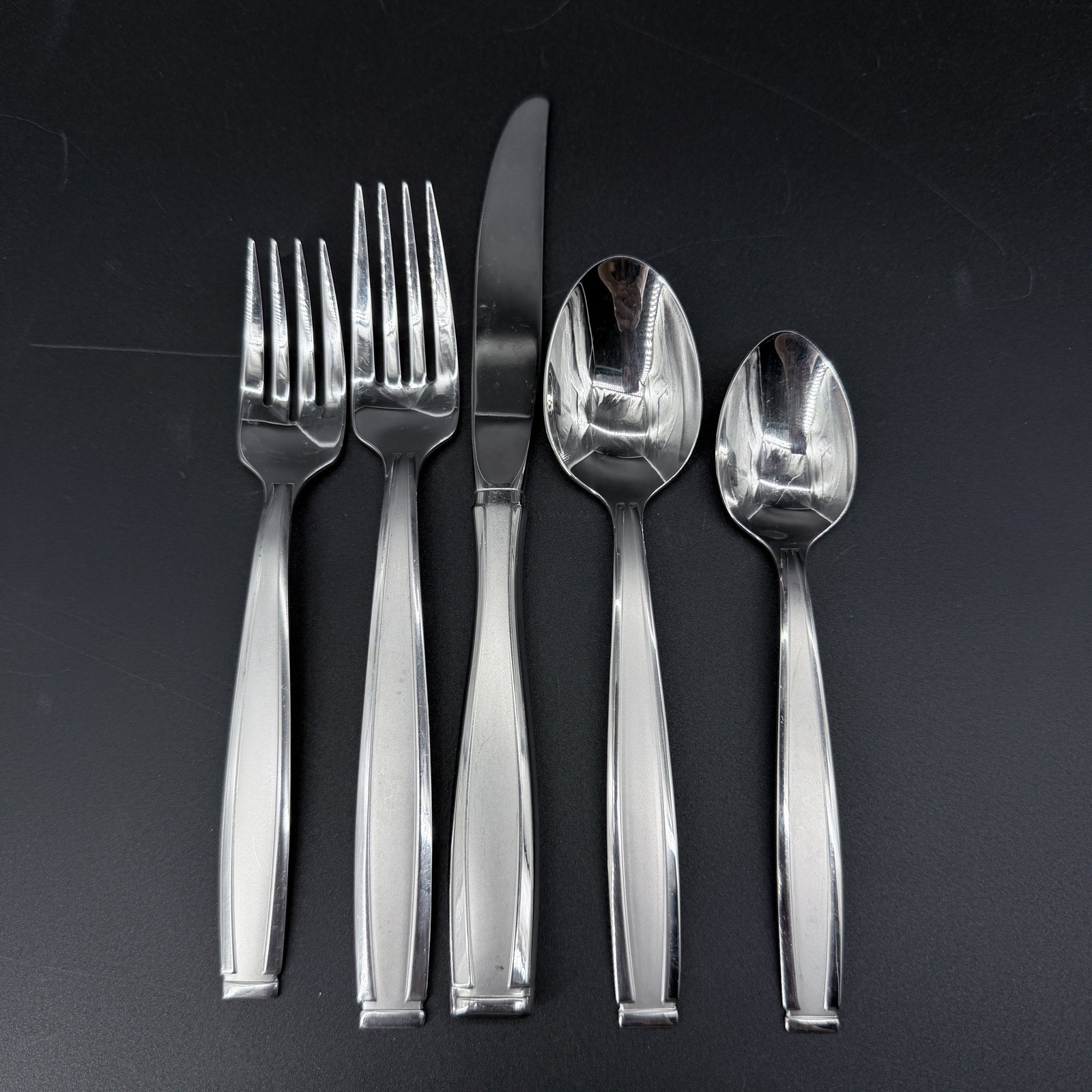 Oneida Satin Shasta Piloti 5pc Place Setting Stainless