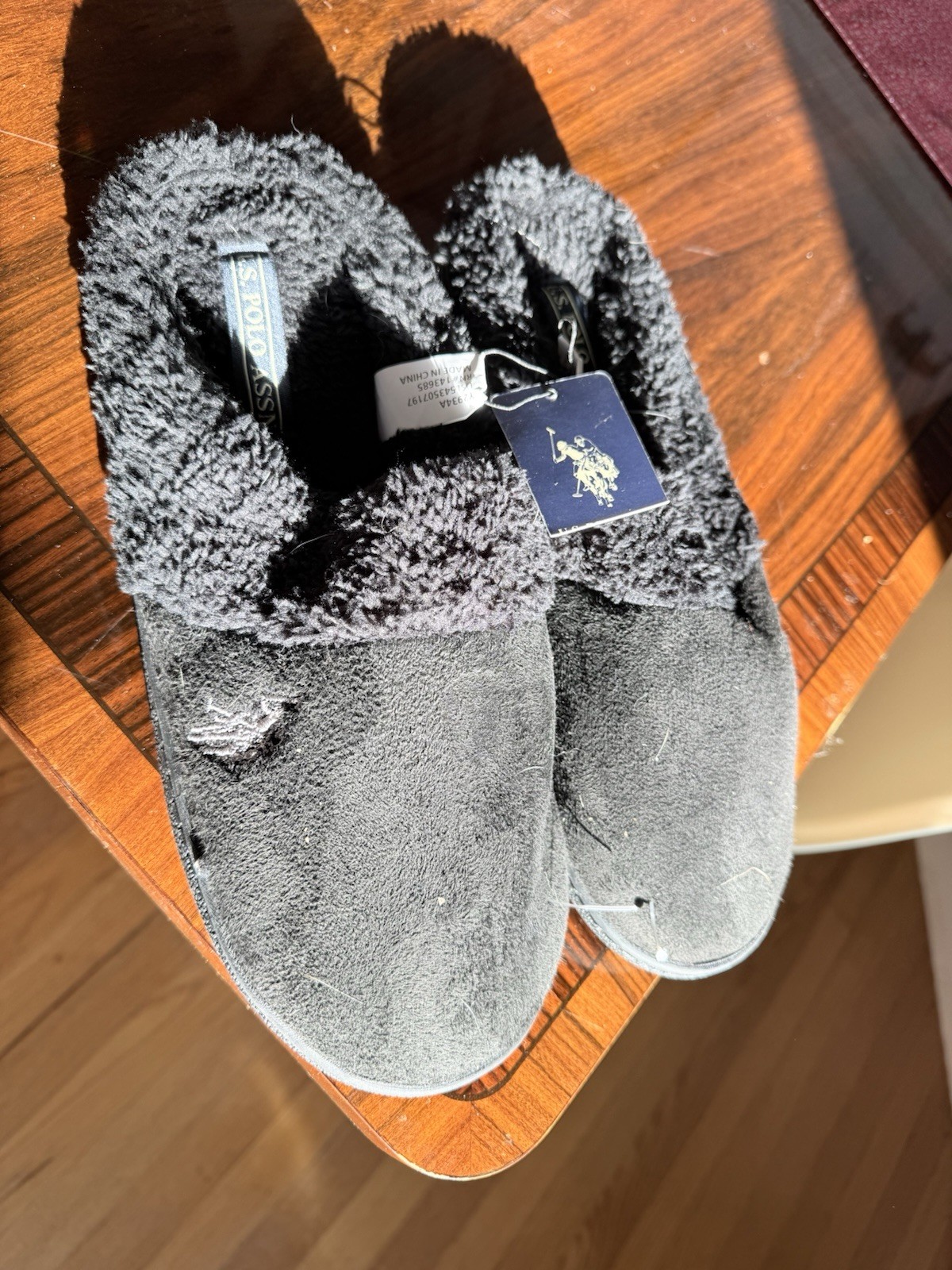 U. S. Polo Association Black Men’s Slippers Size M 9-10