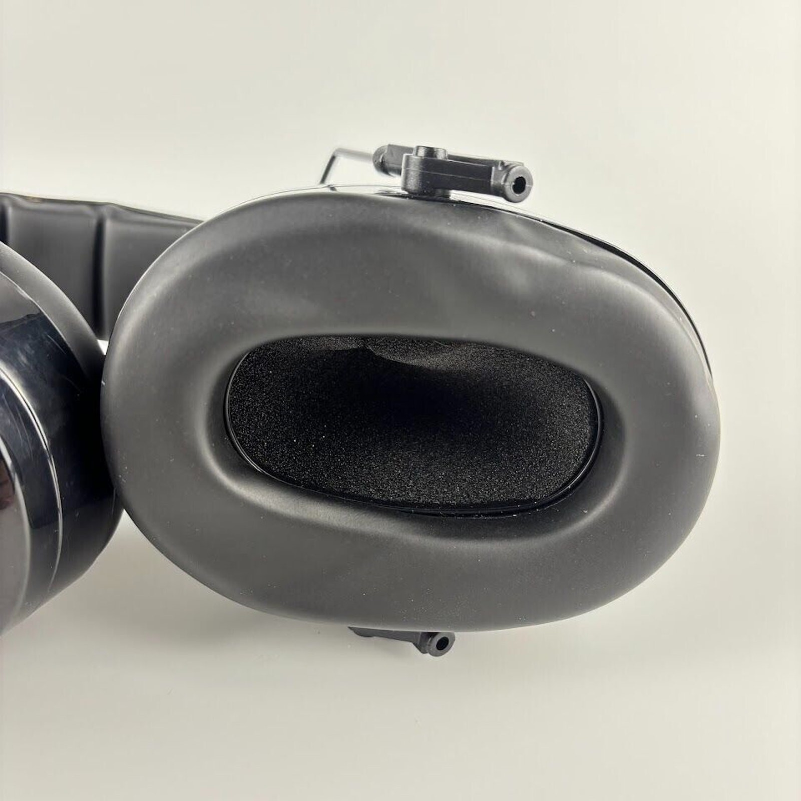 Winchester Ear Muff Firing Range Hearing Protection Black Adjustable