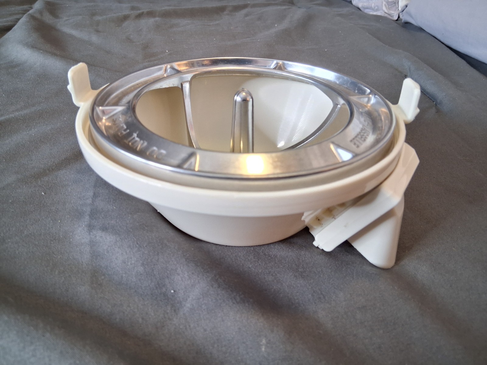 Margaritaville DM2000 2 Piece Ice Rotator Ice Shaver Blade Tray Fiji Edition