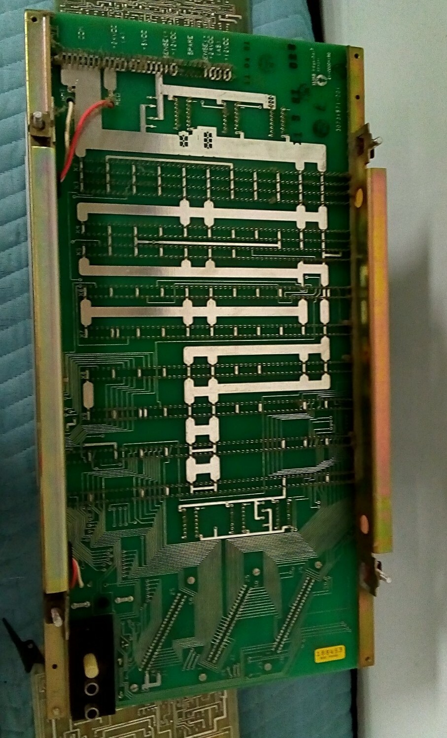Honeywell Basic Controller Board C-CB200 w/ Regulator, HWY-(1,2), 2x Output Card