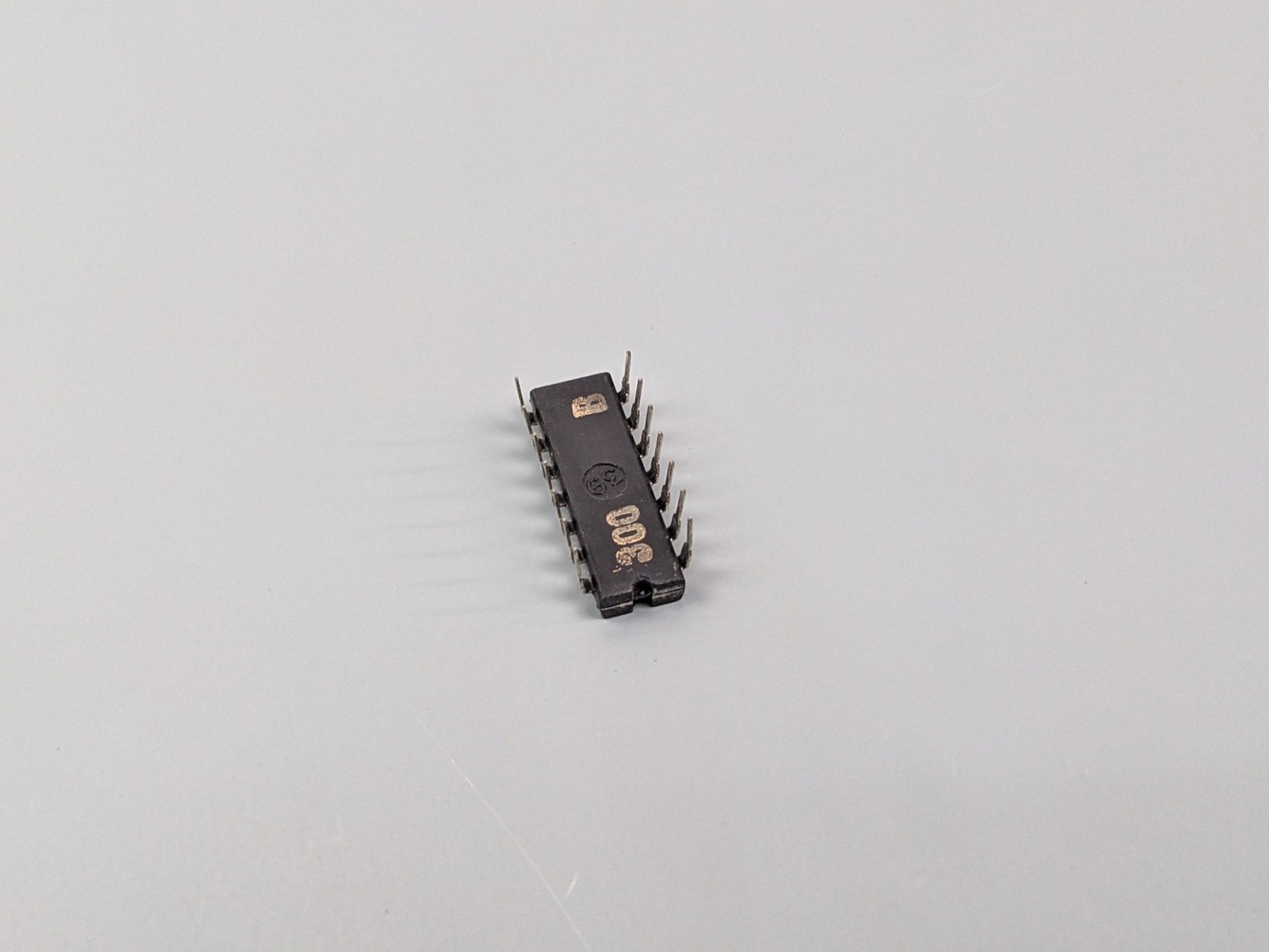 (4) Signetics SP300N UTILOGIC II Dual 3-IN Expander ICs