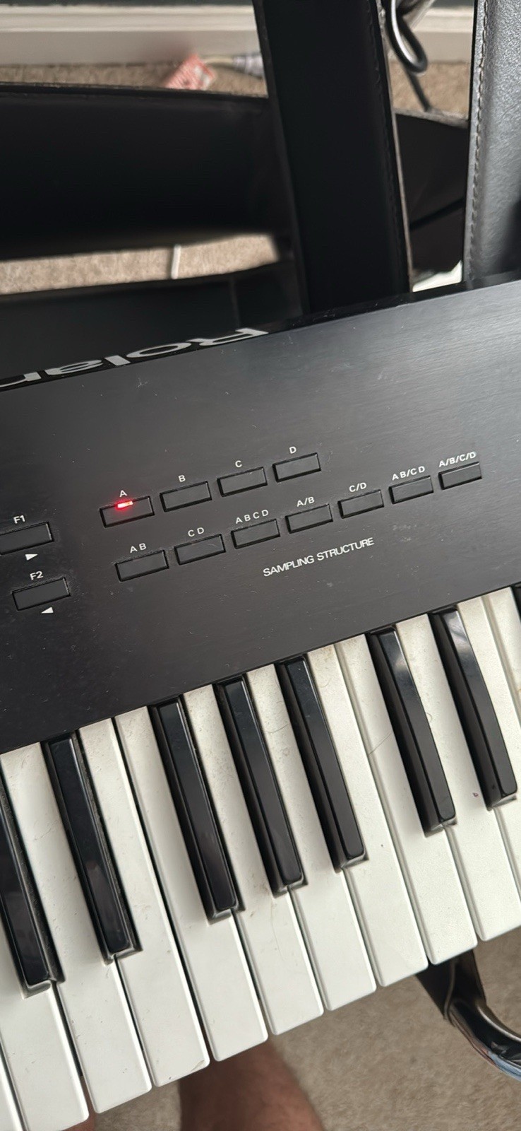 Roland S-10 Digital Sampling Keyboard Sampler Synthesizer, Black, Digital