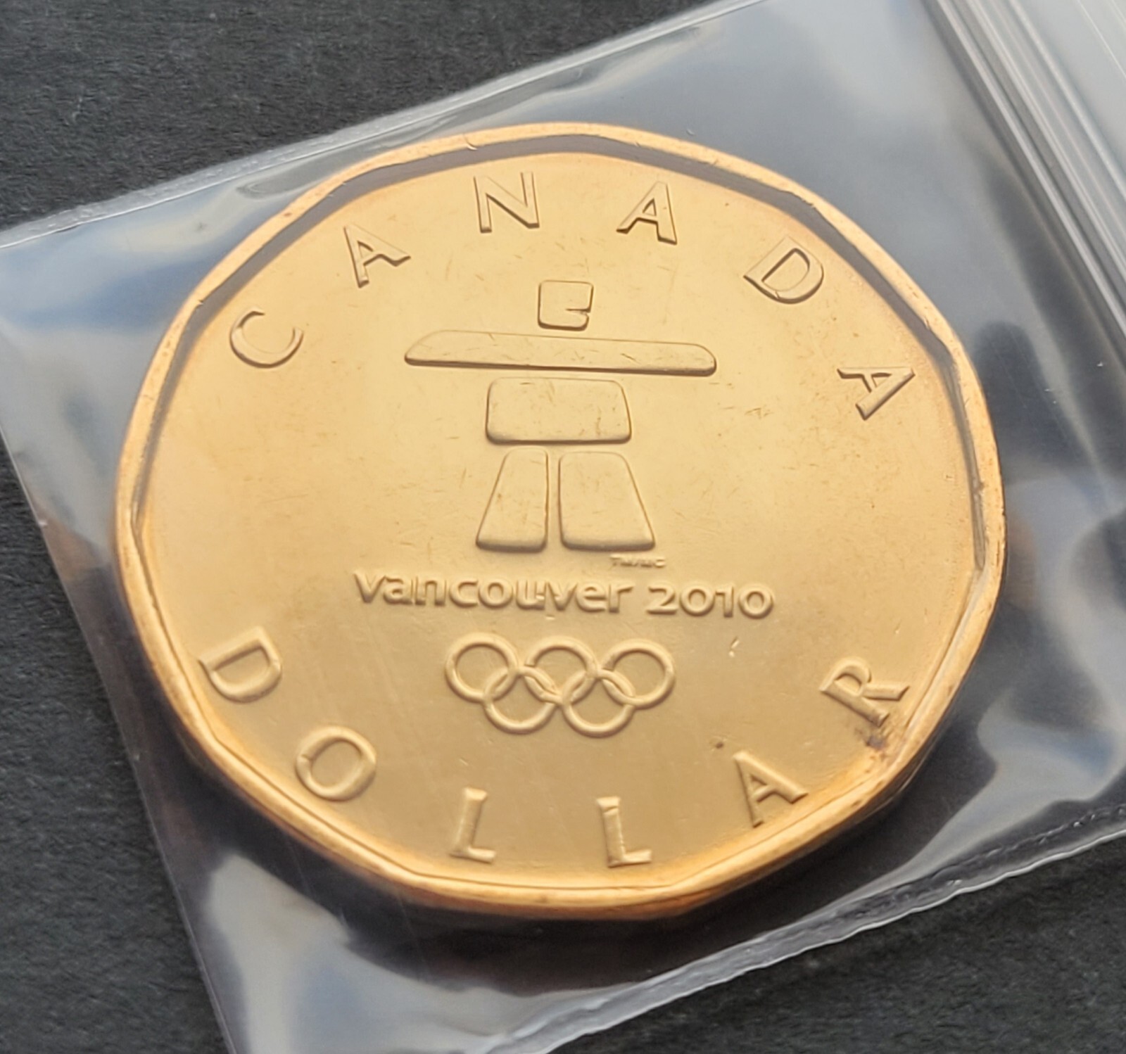 ***  CANADA  LOONIE  2010  ***  INURSHUK  ***  FROM  MINT  ROLL ***