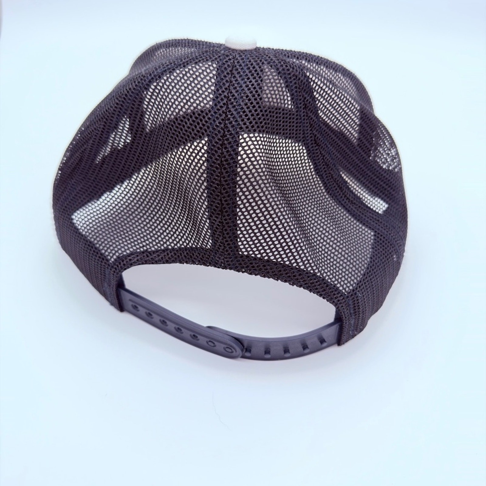 Columbia White and Black Mesh Cap, Never Worn