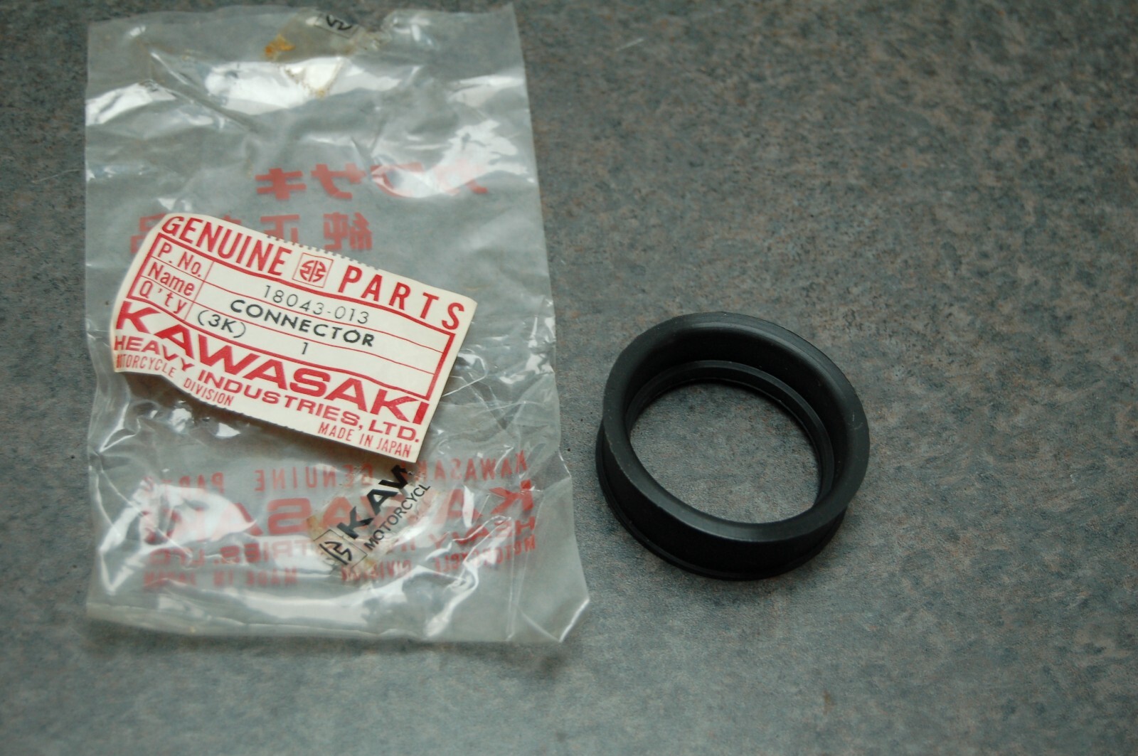 NOS KAWASAKI 18043-013 EXHAUST BAFFLE CONNECTOR RUBBER KM100 KD125 KE125 KS125