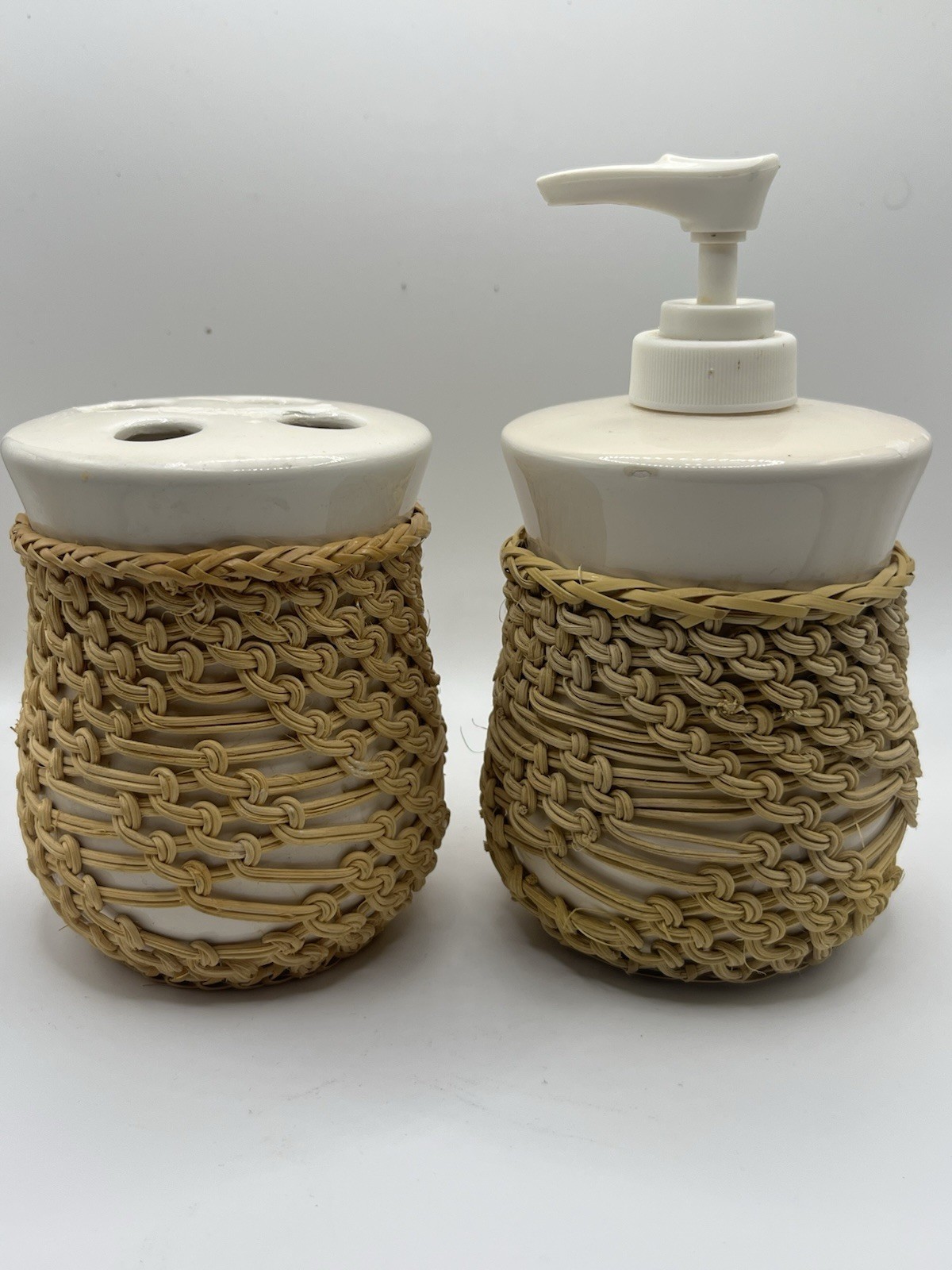 Vintage Allure Bathroom Set Boho Tooth Brush Holder And Soap Dispenser Macrame