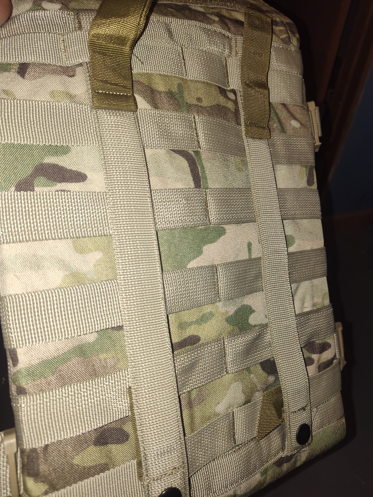 Multicam Source Hydration Back Panel w/ 3L Water Bladder – MOLLE Compatible