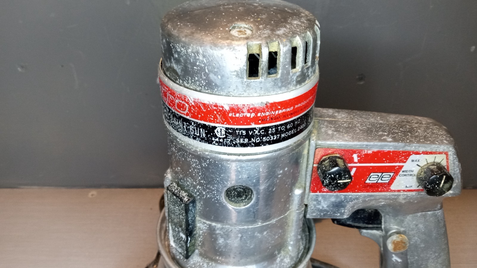 Vintage EE Electro Solid State Rotary Airless Paint Gun Model 2400 Silver Read