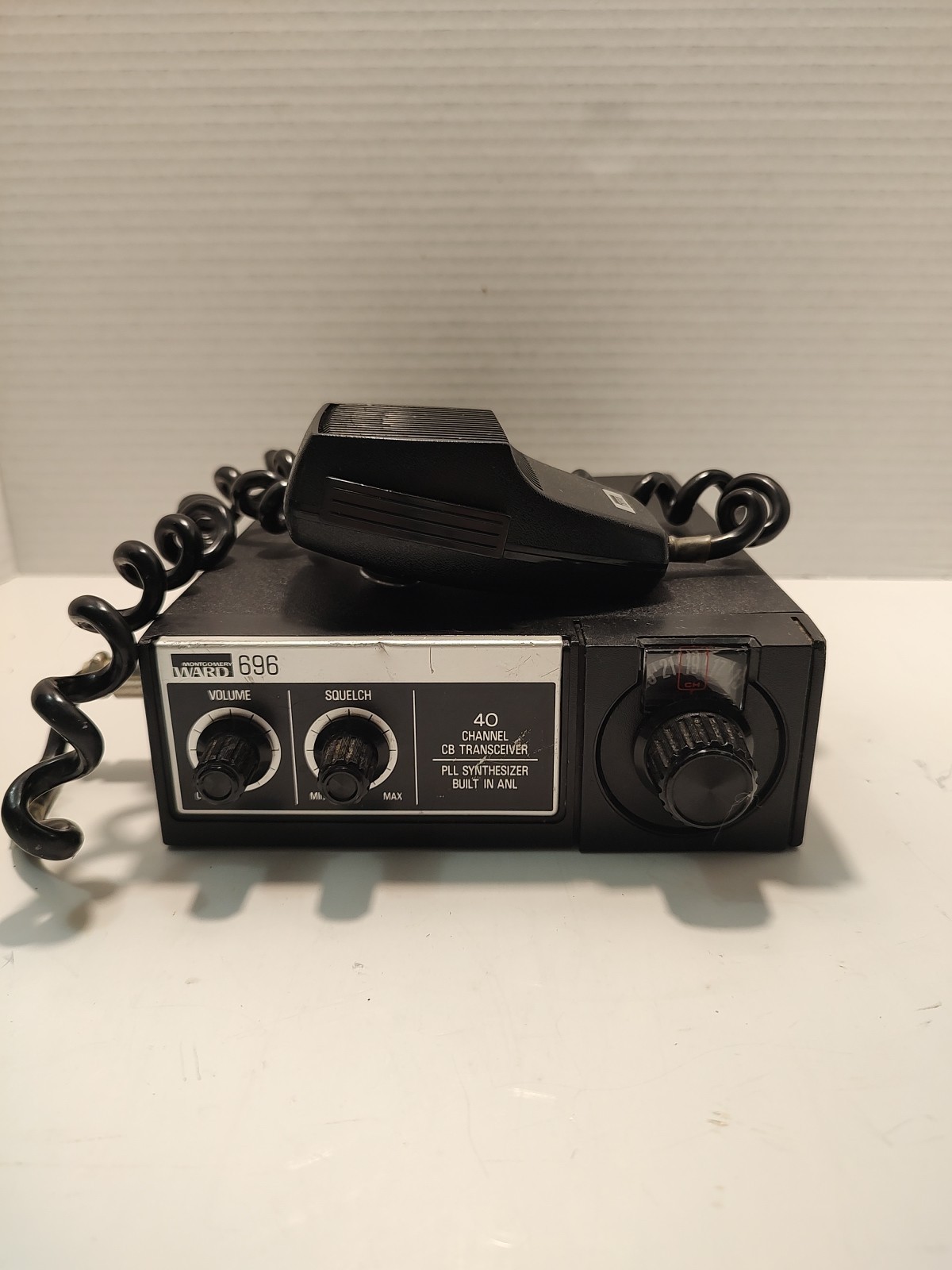 🔥 Montgomery Ward 40 Channel CB Model 696 Untested