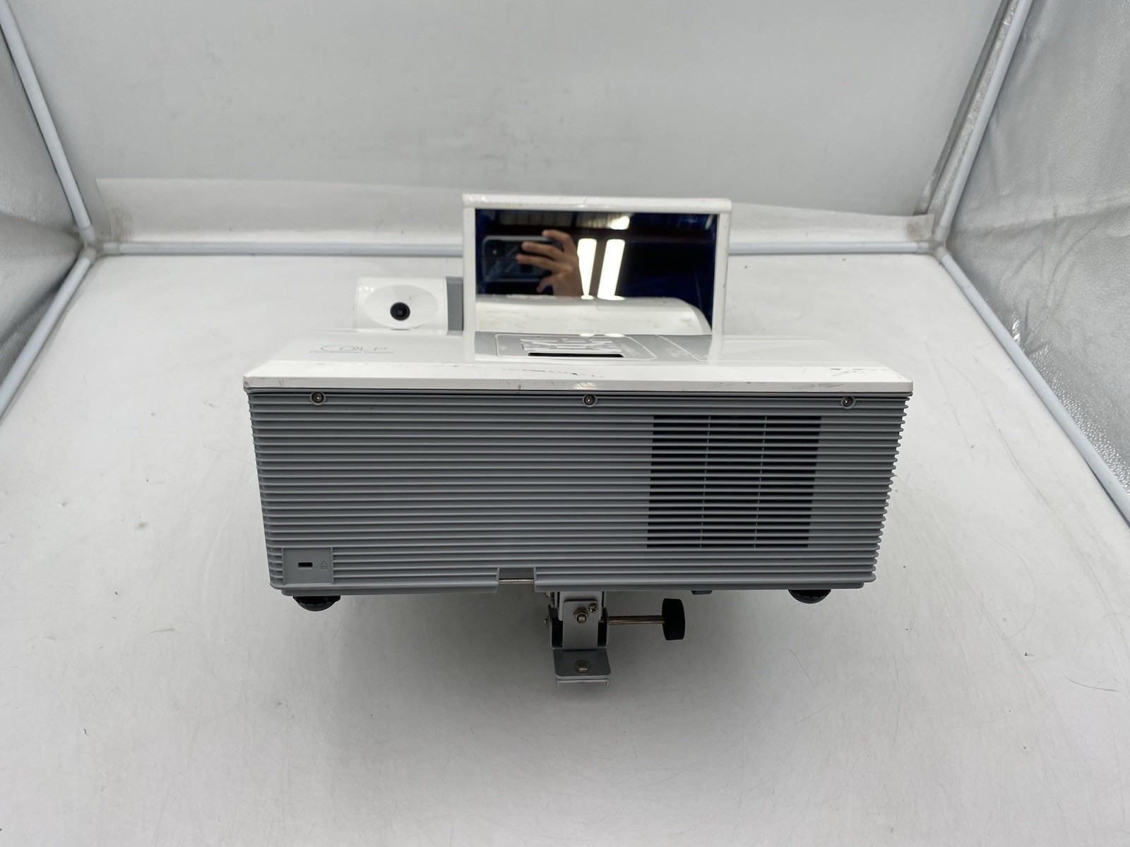 Mimio Mipro DLP UST Projector  w/ Mount,  (15 Lamp Hours)