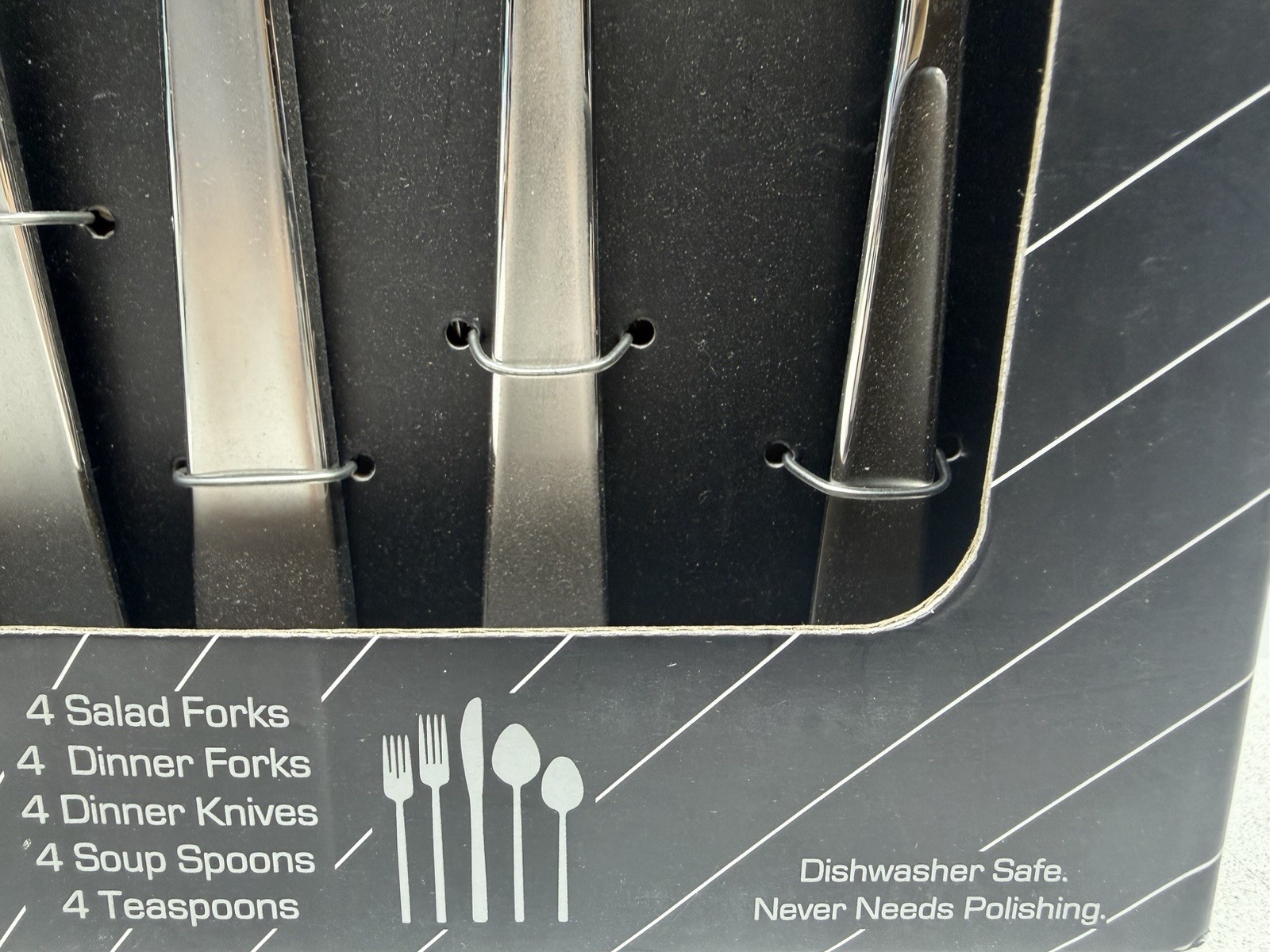 Cambridge Silversmiths Ltd 20 Pc Flatware Set Comet Sand 18/0 Stainless New