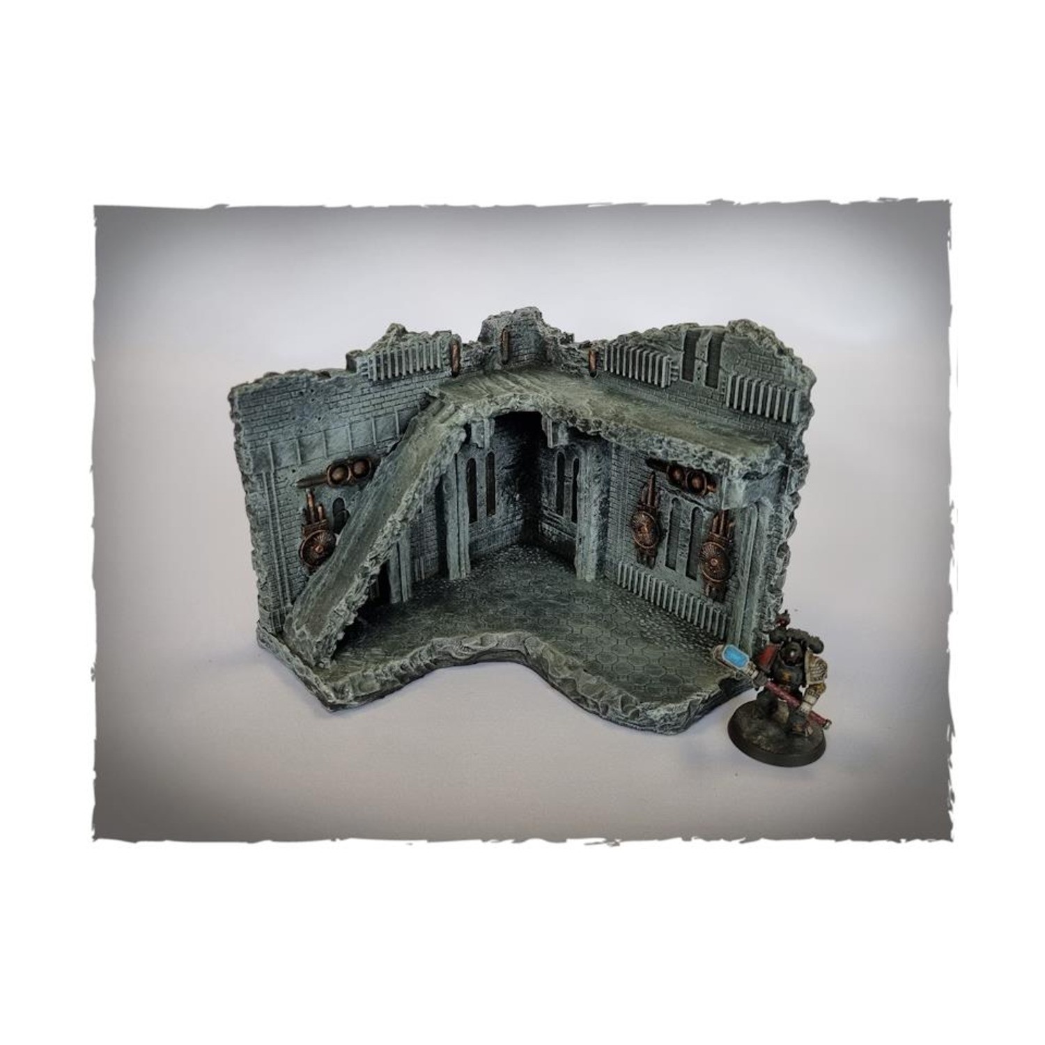 Deep Cut Terrain Gothic Ruins #2 (Pre-Painted) New