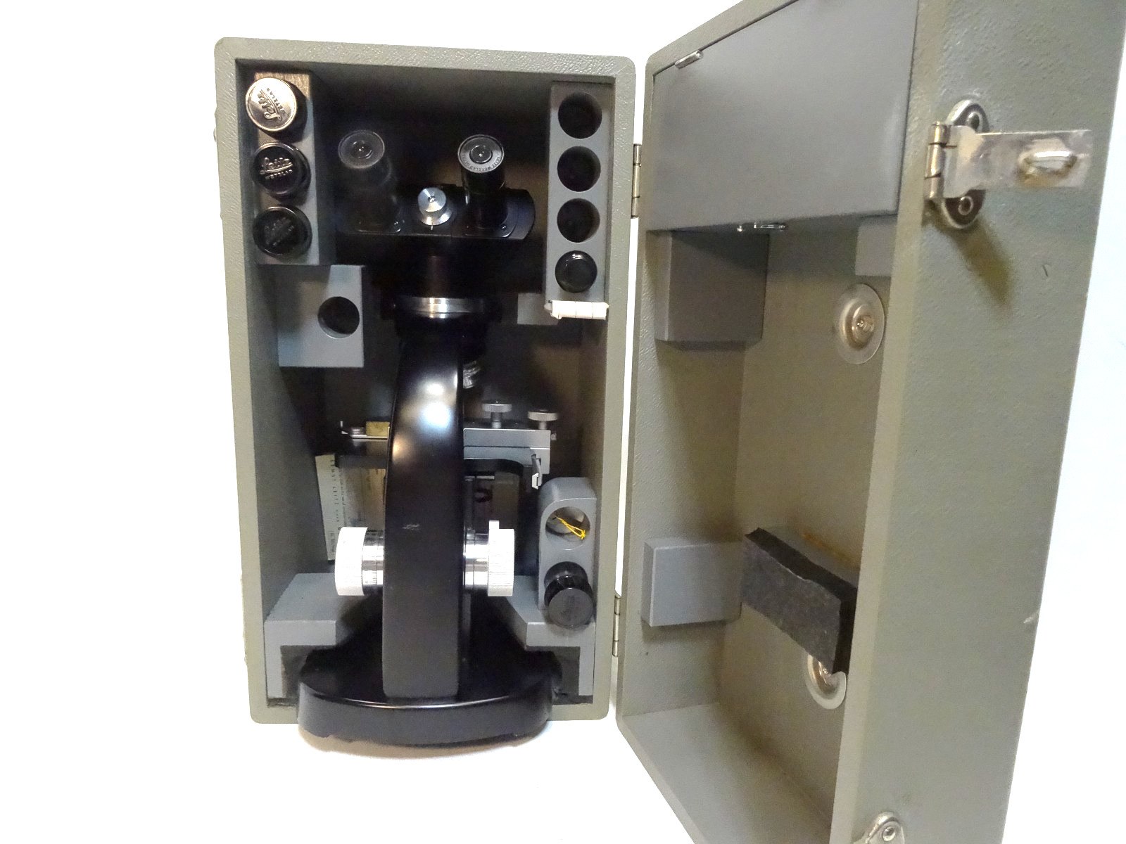 Ernst Leitz Wetzlar binocular 3 objective microscope with case