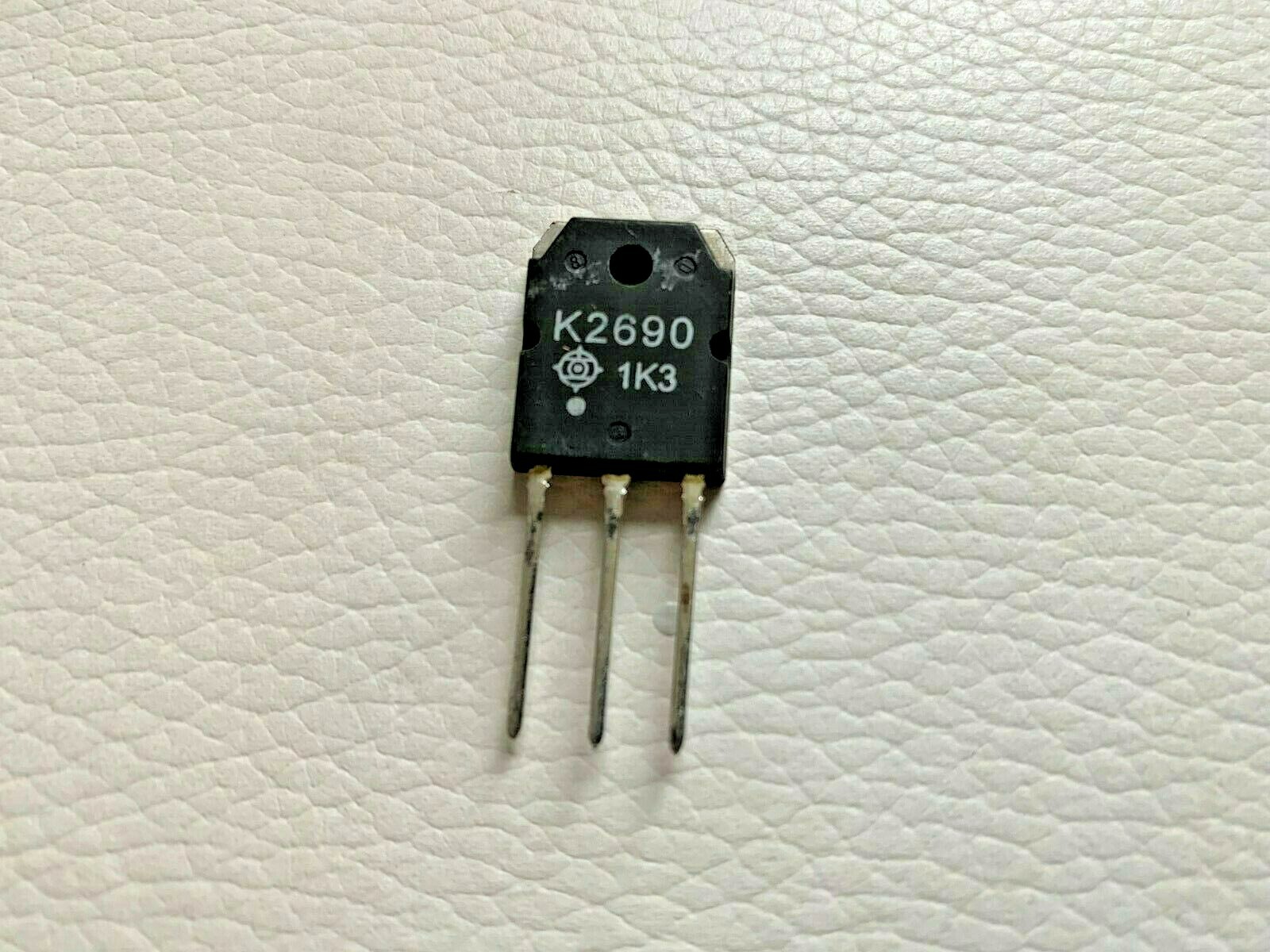 LOT OF 2 2SK2690 Original New Hitachi MOSFET K2690 | FREE Shipping within US!