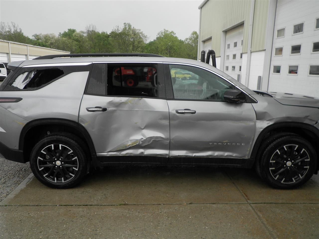 2026 Traverse LT 2.5L Upper Air Shutter 26565433