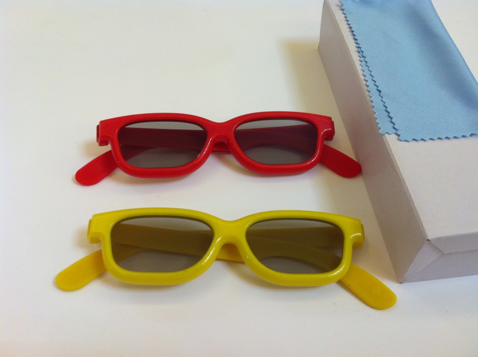 Two Pairs Kids VIZIO 3D Glass For VIZIO Passive polarized 3D TV and Blu-ray DVD