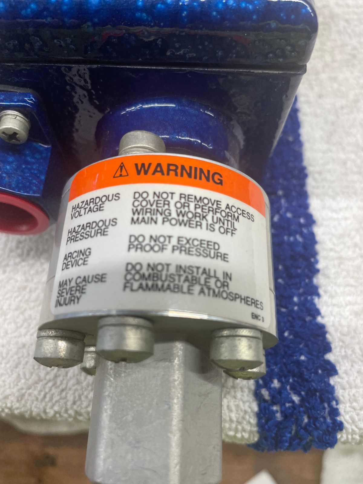 NIB ITT Adjustable Pressure Switch 200P16CC3