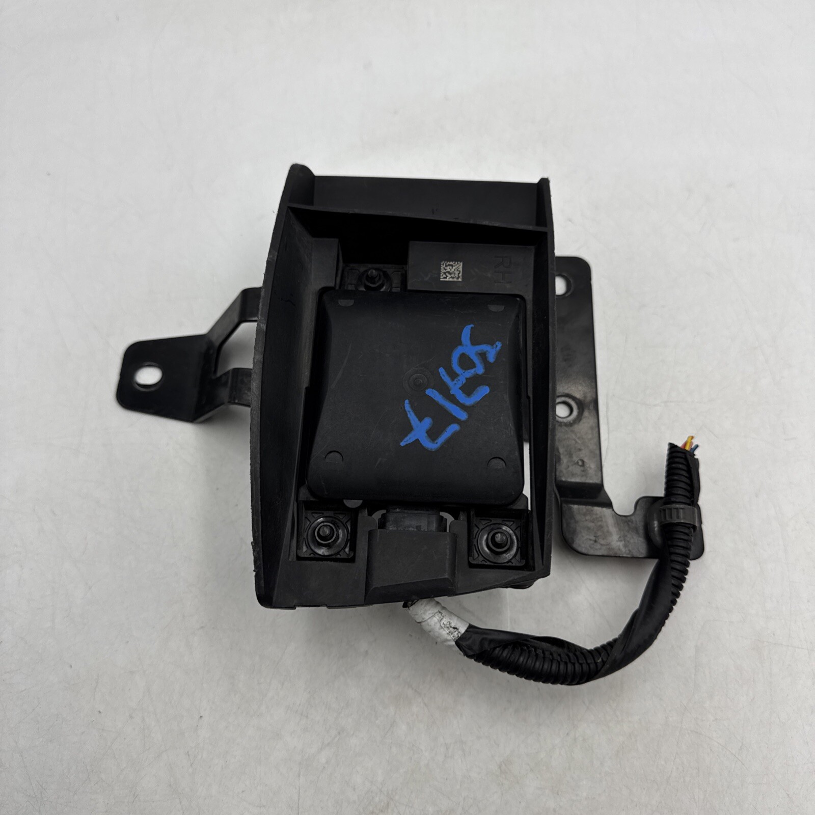 2019 2020 Hyundai Santa Fe Blind Spot Left  LH Radar Module OEM 99140-S2010