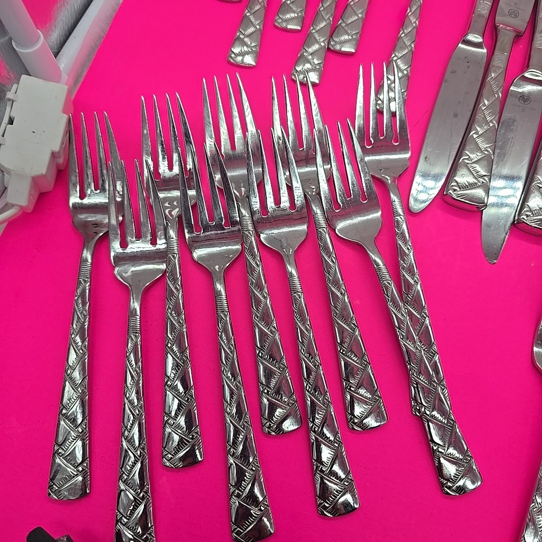 Pfaltzgraff Flatware Cranbrook READ!